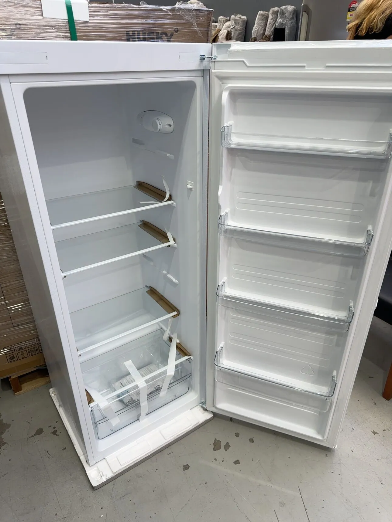 NEW HUSKY WHITE 237 LITRE SINGLE DOOR FRIDGE, REVERSIBLE DOOR HINGE, SLIDE OUT DRAWER, SPILL SAFE SHELVES, ELECTRONIC TEMPERATURE CONTROL, 12 MONTH WARRANTY RRP$799 NEW HUSKY WHITE 237 LITRE SINGLE DOOR FRIDGE, REVERSIBLE DOOR HINGE, SLIDE OUT DRAWER, SPILL SAFE SHELVES, ELECTRONIC TEMPERATURE CONTROL, 12 MONTH WARRANTY RRP$799