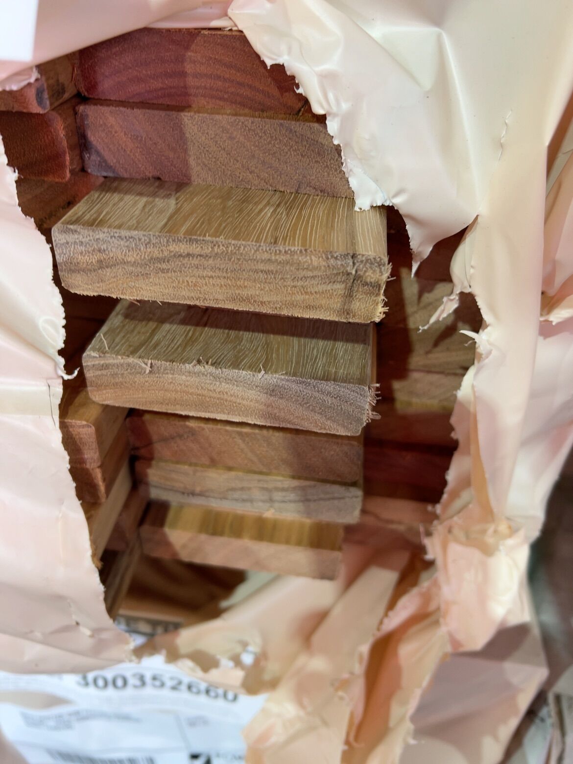 86X19 SPOTTED GUM FEATURE GRADE DECKING- (PACK CONSISTS OF RANDOM SHORT LENGTHS) 86X19 SPOTTED GUM FEATURE GRADE DECKING- (PACK CONSISTS OF RANDOM SHORT LENGTHS)