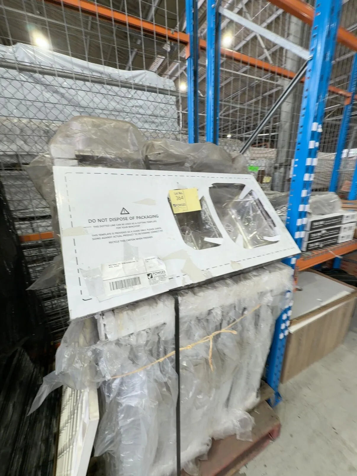 NEW FIENAZ TIVA 980MM KITCHEN SINK, 1.5 BOWL, 98105R NEW FIENAZ TIVA 980MM KITCHEN SINK, 1.5 BOWL, 98105R