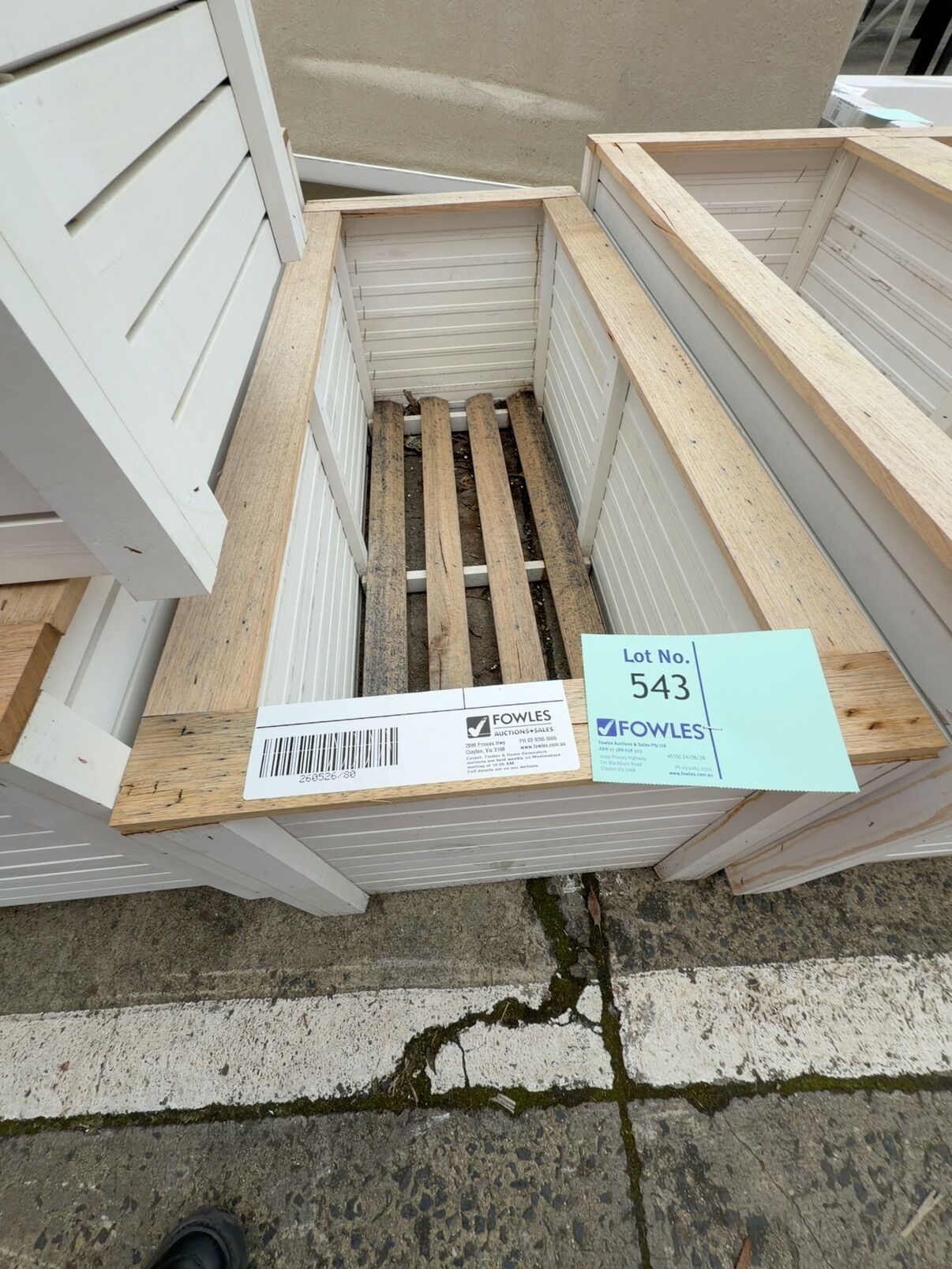NEW WHITE PINE PLANTER BOX APPROX1100MM WIDE, NO CASTORS, NEW WHITE PINE PLANTER BOX APPROX1100MM WIDE, NO CASTORS,