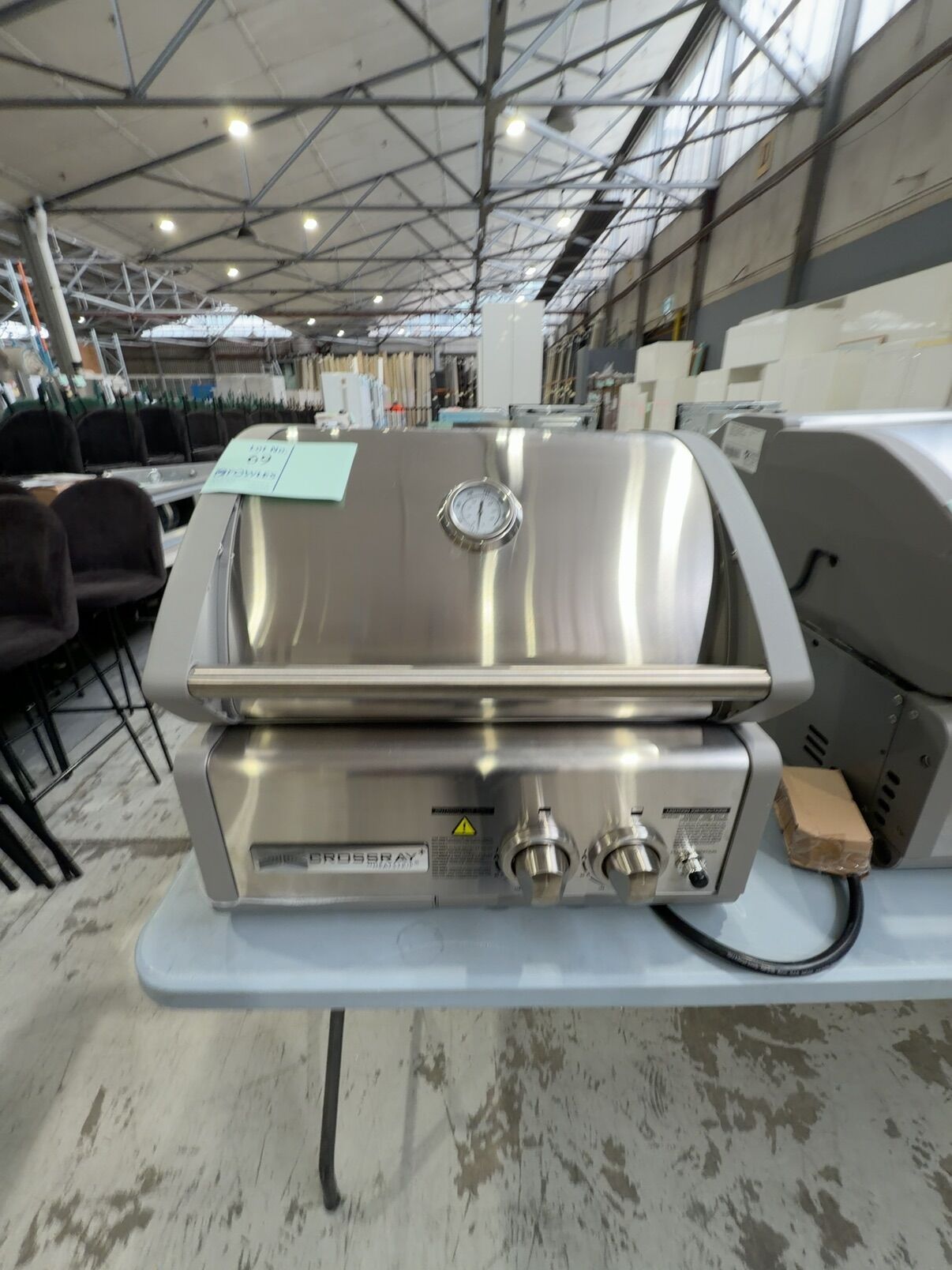 EX DISPLAY CROSSRAY 2 BURNER GAS BBQ, 2 HIGH INTENSITY CERAMIC INFRARED BURNERS, ELECTRONIC IGNITION, LPG BUT CONVERTIBLE TO NATURAL, WITH 3 MONTH WARRANTY RRP$1199 EX DISPLAY CROSSRAY 2 BURNER GAS BBQ, 2 HIGH INTENSITY CERAMIC INFRARED BURNERS, ELECTRONIC IGNITION, LPG BUT CONVERTIBLE TO NATURAL, WITH 3 MONTH WARRANTY RRP$1199