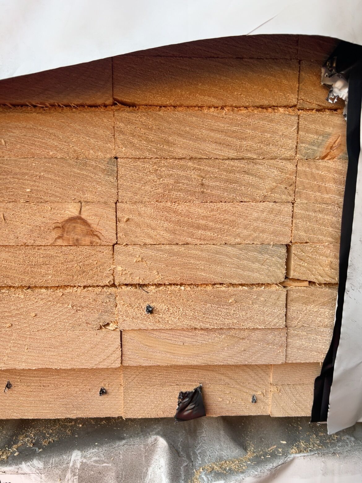 190X45 MGP10 PINE-56/1.8 (THIS PACK IS AGED STOCK AND SOLD AS IS) 190X45 MGP10 PINE-56/1.8 (THIS PACK IS AGED STOCK AND SOLD AS IS)