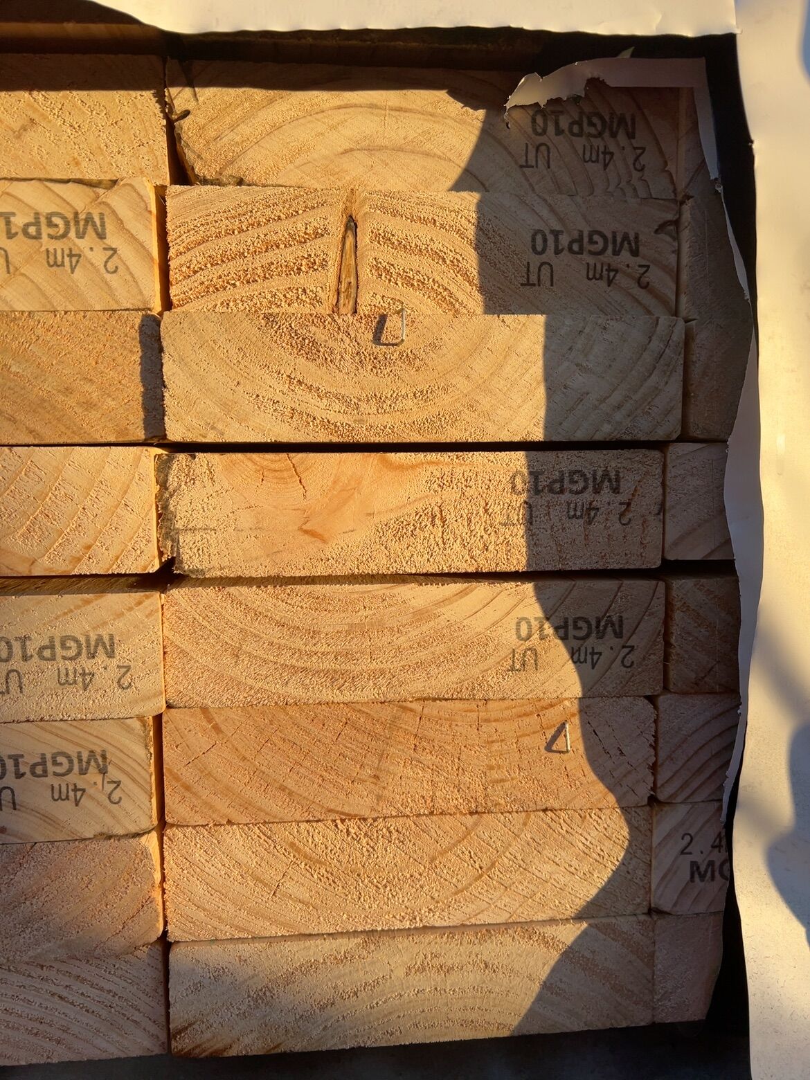 190X45 MGP10 PINE-56/2.4 (THIS PACK IS AGED STOCK AND SOLD AS IS) 190X45 MGP10 PINE-56/2.4 (THIS PACK IS AGED STOCK AND SOLD AS IS)