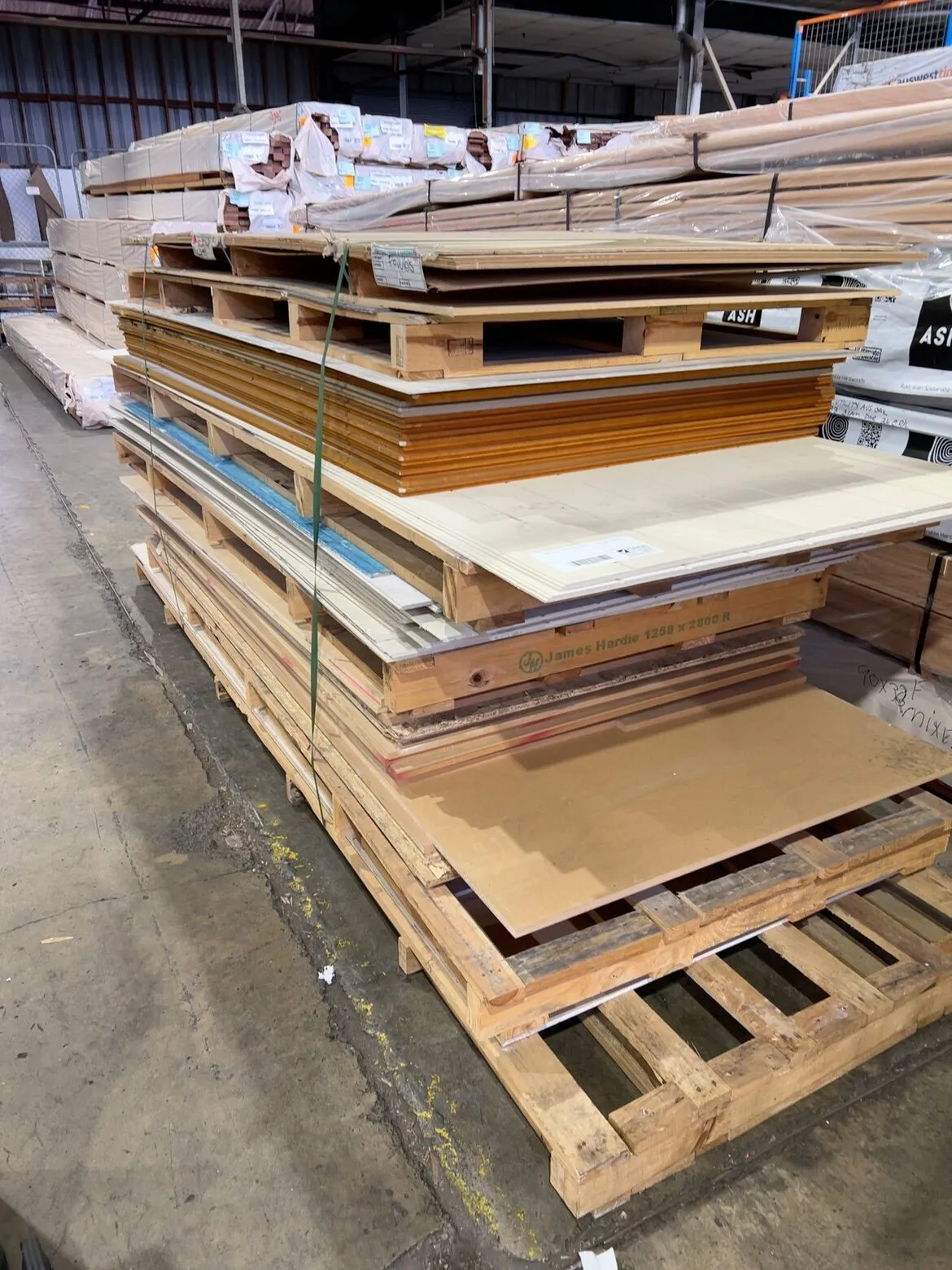 LARGE PALLET OF ASST'D SHEET PRODUCTS LARGE PALLET OF ASST'D SHEET PRODUCTS