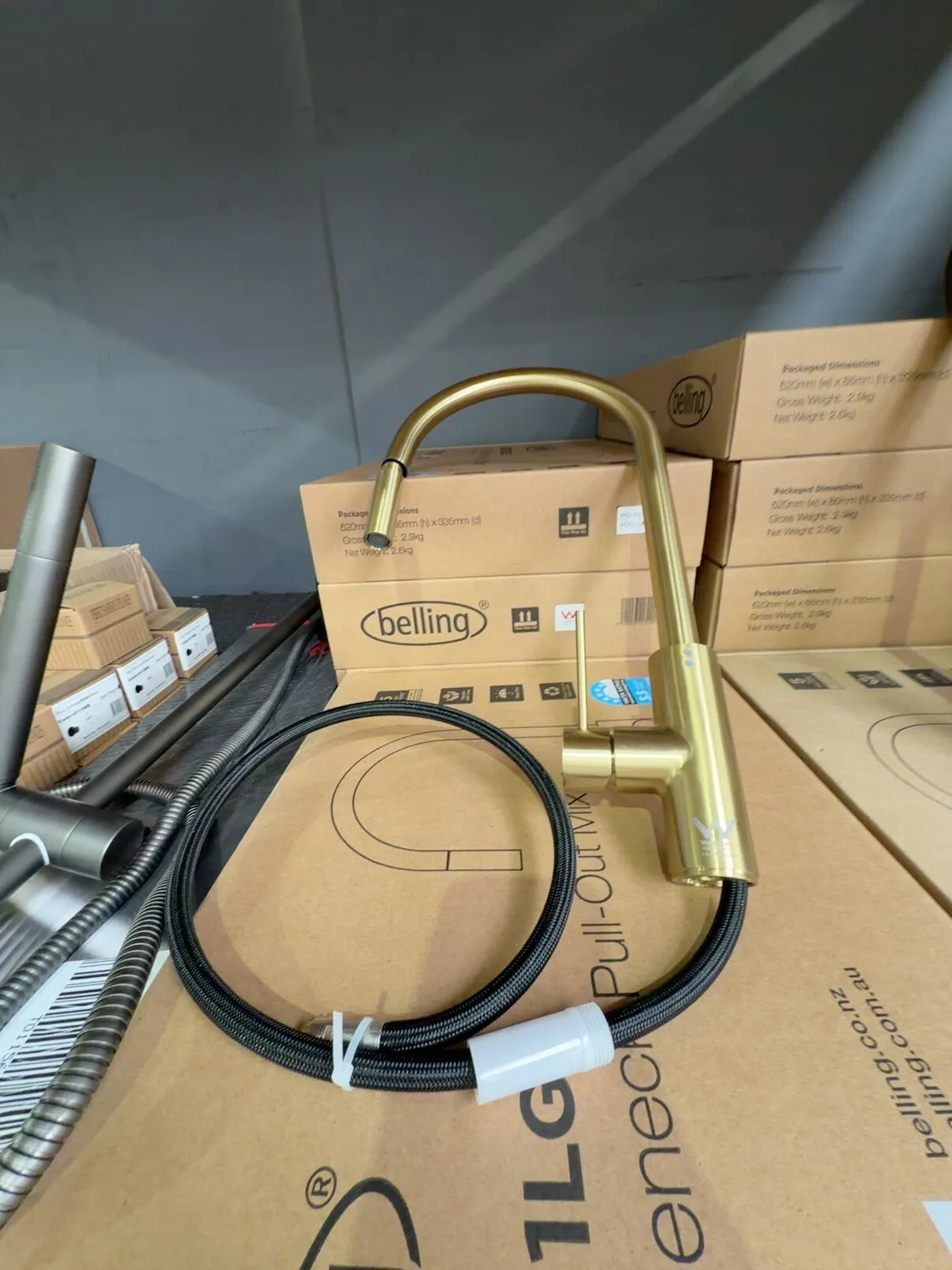 NEW BELLING LIGHT GOLD GOOSENECK PULL OUT KITCHEN MIXER BDTG201LG NEW BELLING LIGHT GOLD GOOSENECK PULL OUT KITCHEN MIXER BDTG201LG