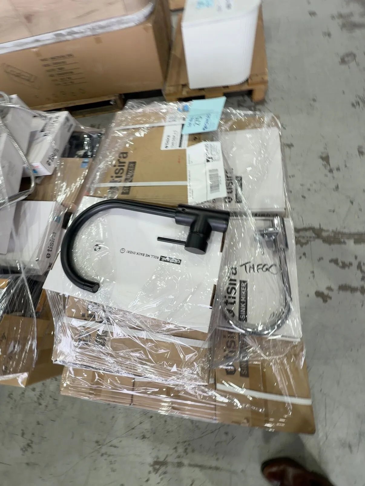 PALLET OF TISIRA KITCHEN TAPS, SOLD AS IS NO WARRANTY PALLET OF TISIRA KITCHEN TAPS, SOLD AS IS NO WARRANTY