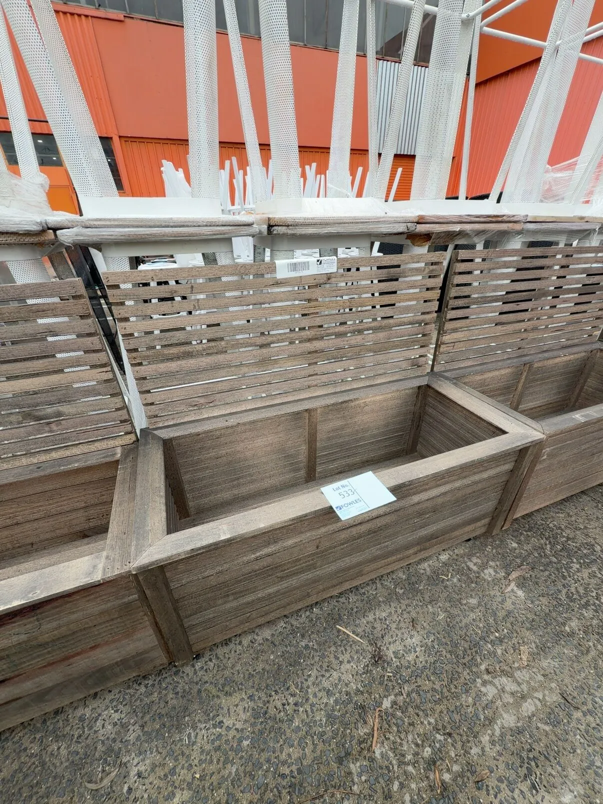 PINE PLANTER BOX WITH TRELLIS WITH CASTOR WHEELS APPROX 1150MM LONG X 465MM WIDE X 925MM HIGH PINE PLANTER BOX WITH TRELLIS WITH CASTOR WHEELS APPROX 1150MM LONG X 465MM WIDE X 925MM HIGH
