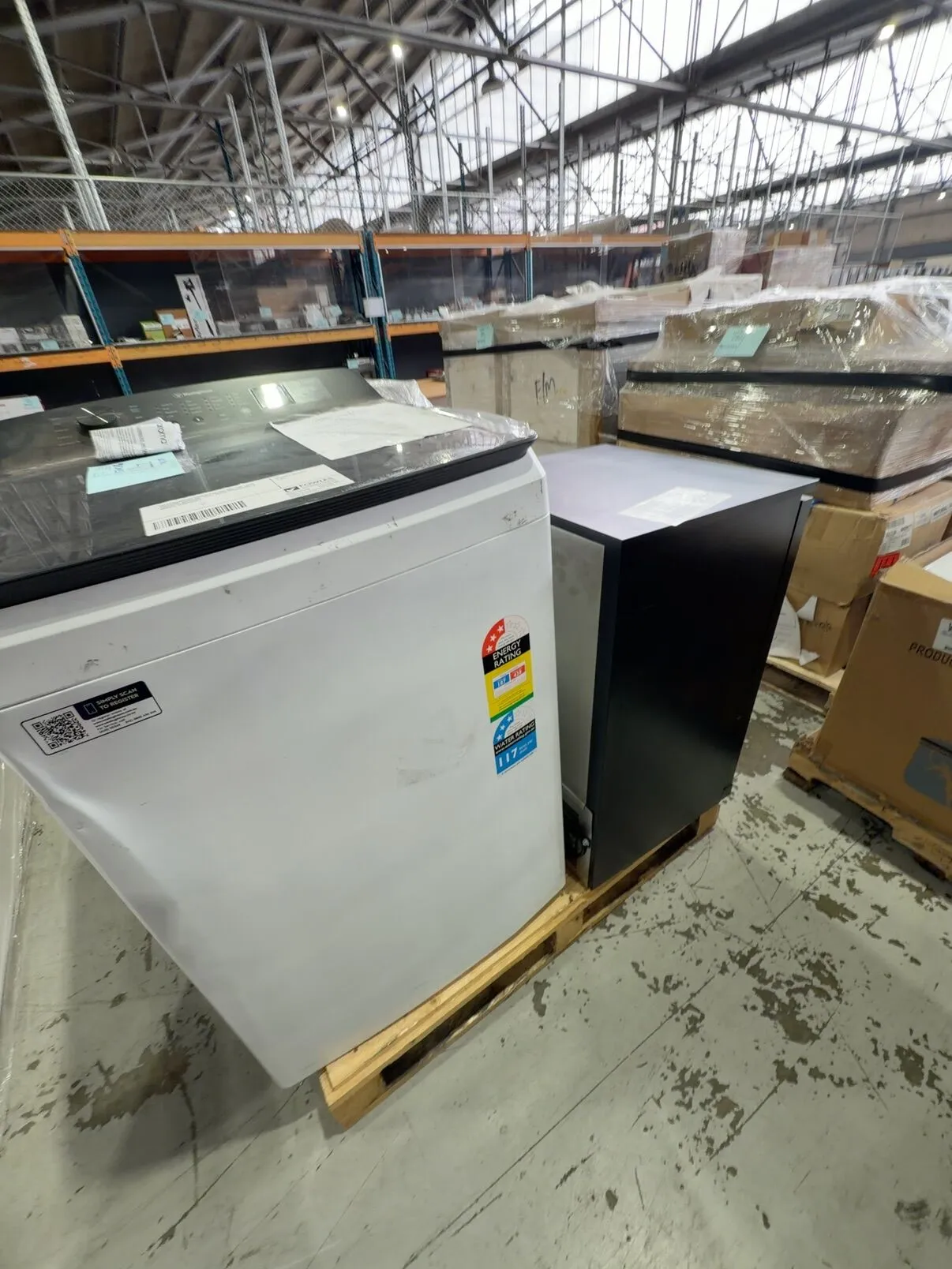 PALLET OF NON WORKING APPLIANCES - PARTS ONLY, HUSKY FRIDGE AND WESTINGHOUSE 8KG TOP LOAD WASHING MACHINE SOLD AS IS NO WARRANTY PALLET OF NON WORKING APPLIANCES - PARTS ONLY, HUSKY FRIDGE AND WESTINGHOUSE 8KG TOP LOAD WASHING MACHINE SOLD AS IS NO WARRANTY