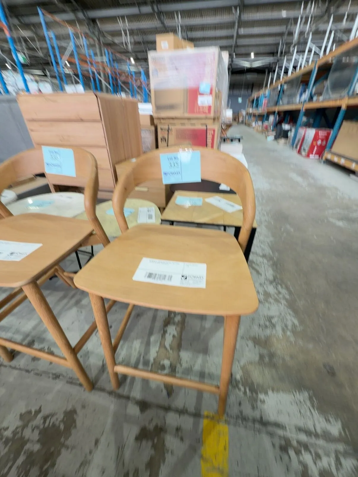 EX DISPLAY, TEMPO OAK NATURAL BAR STOOL *CRACK IN ARMS* SOLD AS IS EX DISPLAY, TEMPO OAK NATURAL BAR STOOL *CRACK IN ARMS* SOLD AS IS