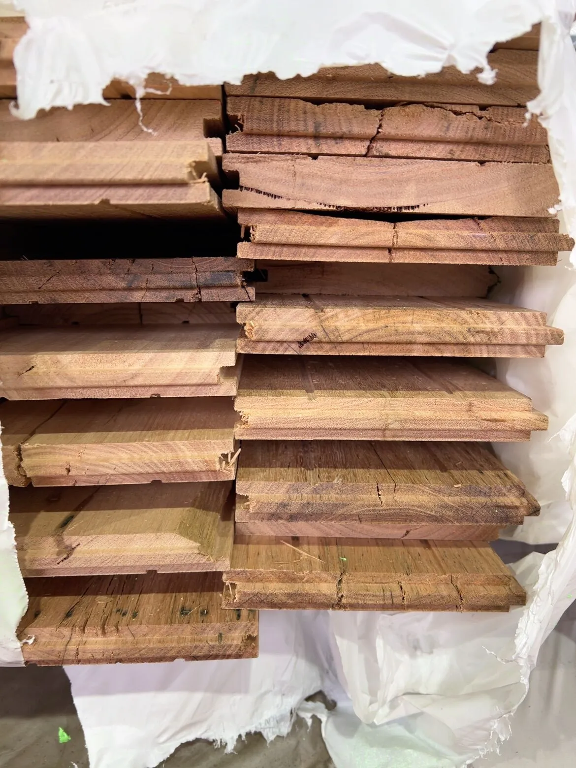 130X19 NEW ENGLAND BLACKBUTT COVER GRADE FLOORING 130X19 NEW ENGLAND BLACKBUTT COVER GRADE FLOORING