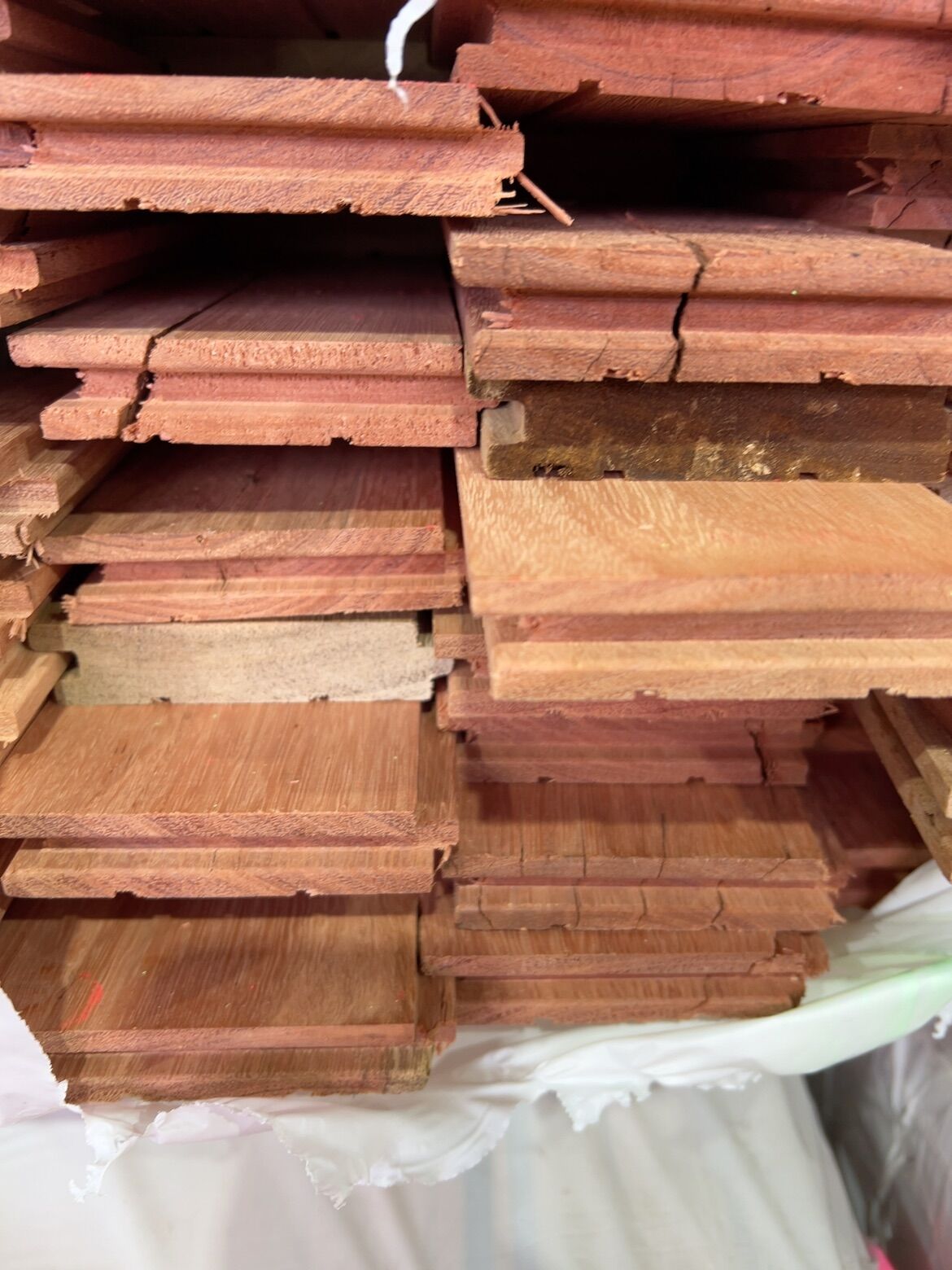 80X19 BLUE GUM COVER GRADE FLOORING 80X19 BLUE GUM COVER GRADE FLOORING