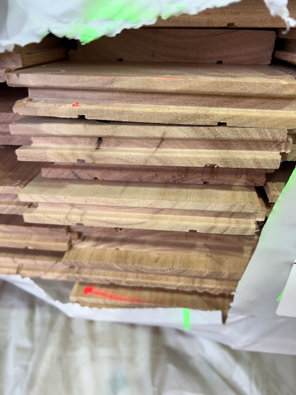 130X19 BLACKBUTT COVER GRADE FLOORING 130X19 BLACKBUTT COVER GRADE FLOORING