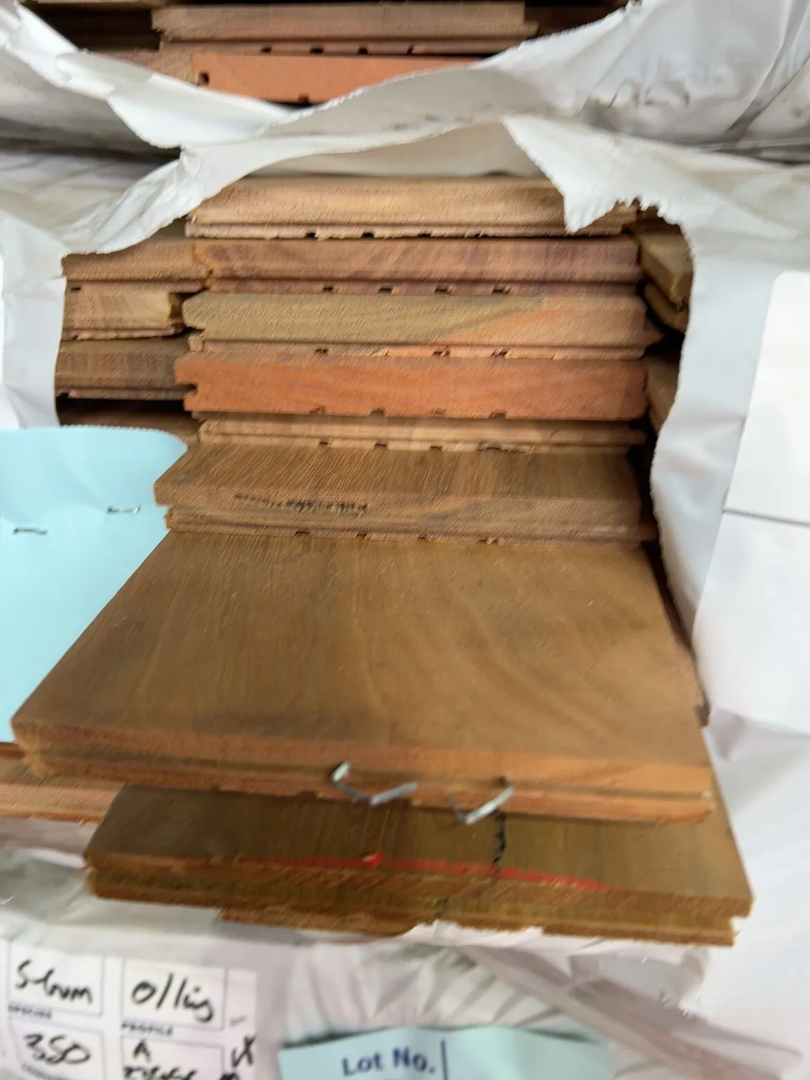130X14 SPOTTED GUM COVER GRADE OVERLAY FLOORING 130X14 SPOTTED GUM COVER GRADE OVERLAY FLOORING