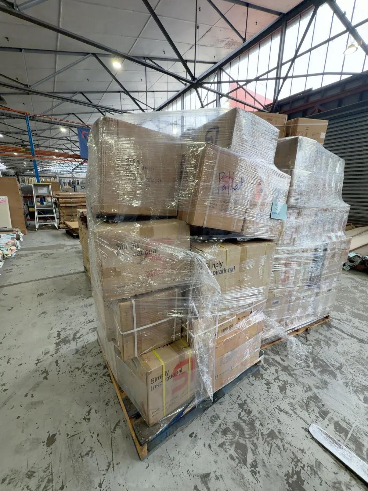 PALLET OF ASSORTED SHOWER HEADS, SHOWER ARMS, GRATES, ACCESSORIES, SINK MIXERS, SHOWER MIXERS, POP UP WASTES ETC **PALLET 6** PALLET OF ASSORTED SHOWER HEADS, SHOWER ARMS, GRATES, ACCESSORIES, SINK MIXERS, SHOWER MIXERS, POP UP WASTES ETC **PALLET 6**