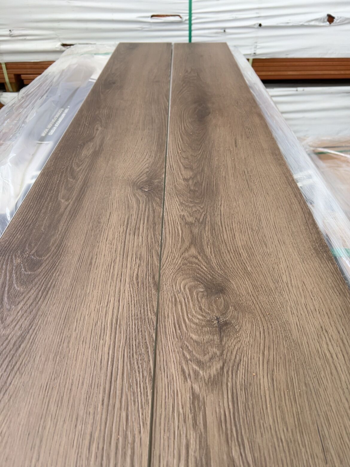 1620X225X5MM ENTIVA PRESTIGE RED ROCK HYBRID FLOORING- (12 BOXES X 2.187 M2) 1620X225X5MM ENTIVA PRESTIGE RED ROCK HYBRID FLOORING- (12 BOXES X 2.187 M2)