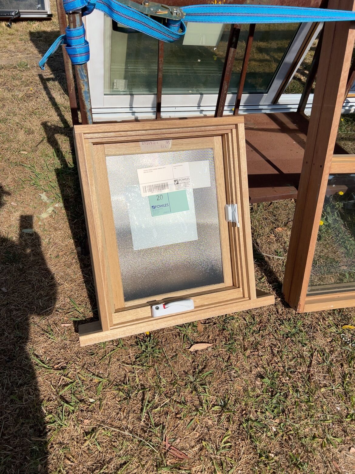 730X600 TIMBER AWNING WINDOW WITH OBSCURE GLASS 730X600 TIMBER AWNING WINDOW WITH OBSCURE GLASS
