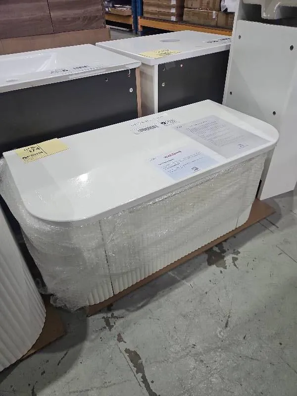 AULIC PETRA MARK II 900MM WALL HUNG MATTE WHITE FLUTED VANITY WITH CURVED STONE TOP RRP$1899 AULIC PETRA MARK II 900MM WALL HUNG MATTE WHITE FLUTED VANITY WITH CURVED STONE TOP RRP$1899