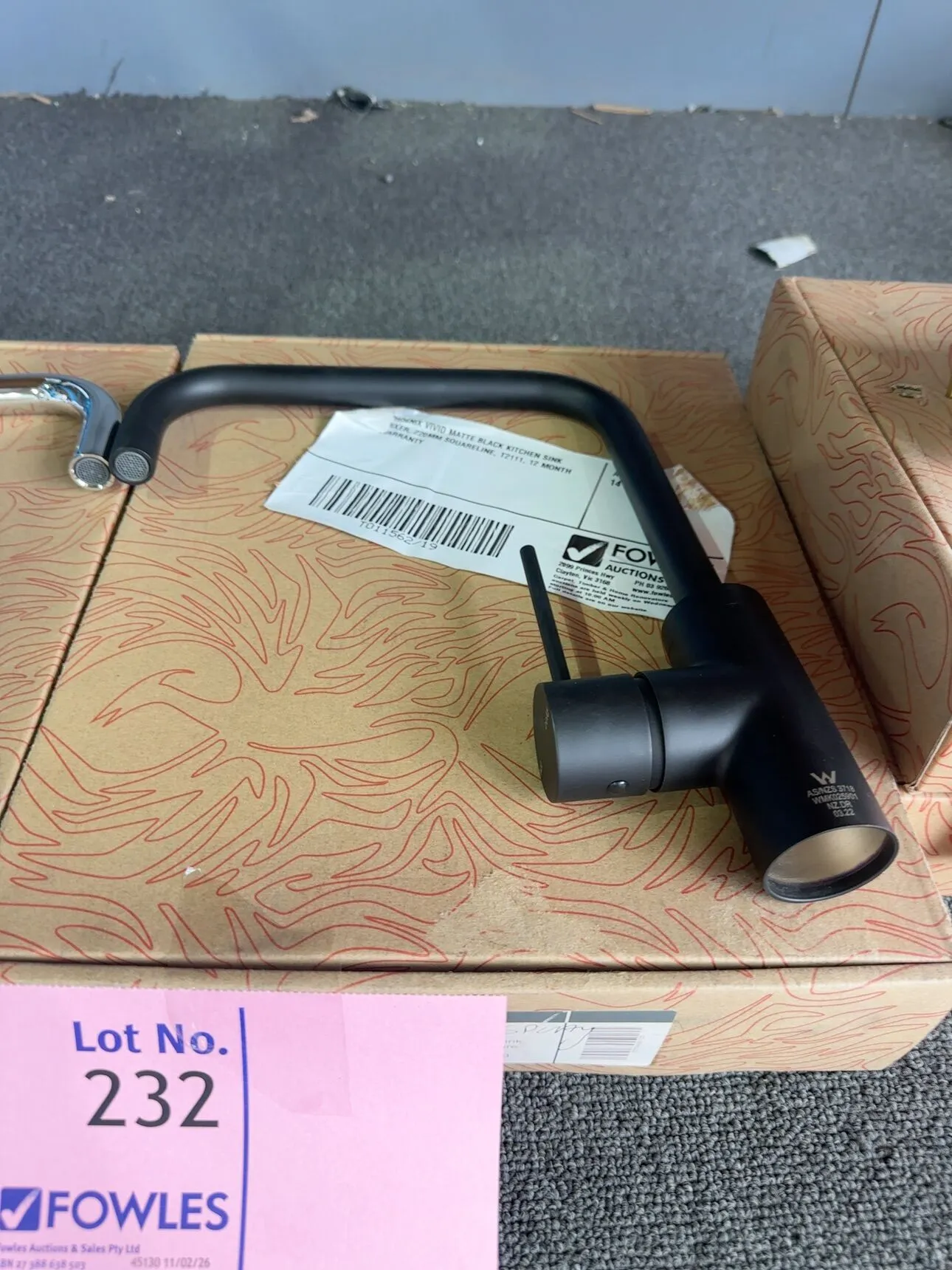 PHOENIX VIVID MATTE BLACK KITCHEN SINK MIXER, 220MM SQUARELINE, T2111, 12 MONTH WARRANTY PHOENIX VIVID MATTE BLACK KITCHEN SINK MIXER, 220MM SQUARELINE, T2111, 12 MONTH WARRANTY