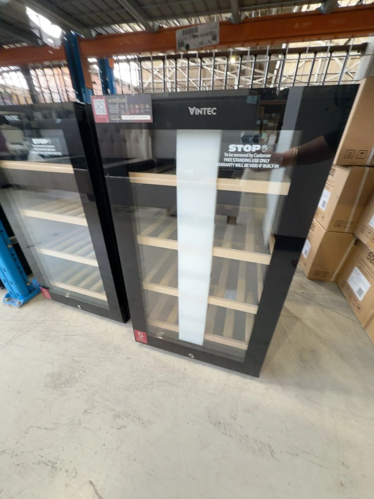 VINTEC VWS830FCB-X WINE CABINET 35 BOTTLE SINGLE ZONE, UV RESISTANT GLASS, ADJUSTABLE SHELVES, TOUCH CONTROL, REVERSIBLE DOOR 12 MONTH WARRANTY VINTEC VWS830FCB-X WINE CABINET 35 BOTTLE SINGLE ZONE, UV RESISTANT GLASS, ADJUSTABLE SHELVES, TOUCH CONTROL, REVERSIBLE DOOR 12 MONTH WARRANTY