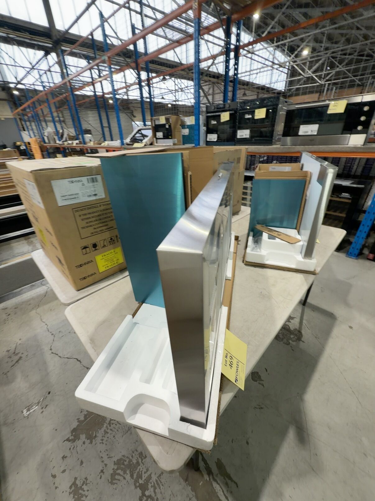 NEW BELLING 1100MM LINEAR RANGEHOOD, 800M3/HR, 3 MONTH WARRANTY NEW BELLING 1100MM LINEAR RANGEHOOD, 800M3/HR, 3 MONTH WARRANTY