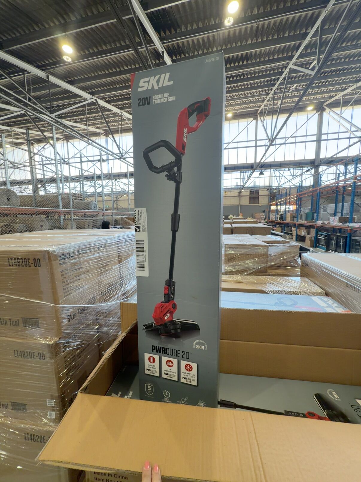 NEW SKIL PWRCORE 20V 30CM LINE TRIMMER SKIN ONLY (NO BATTERY) 680M3/H, LT4820E-00, RRP$119 NEW SKIL PWRCORE 20V 30CM LINE TRIMMER SKIN ONLY (NO BATTERY) 680M3/H, LT4820E-00, RRP$119