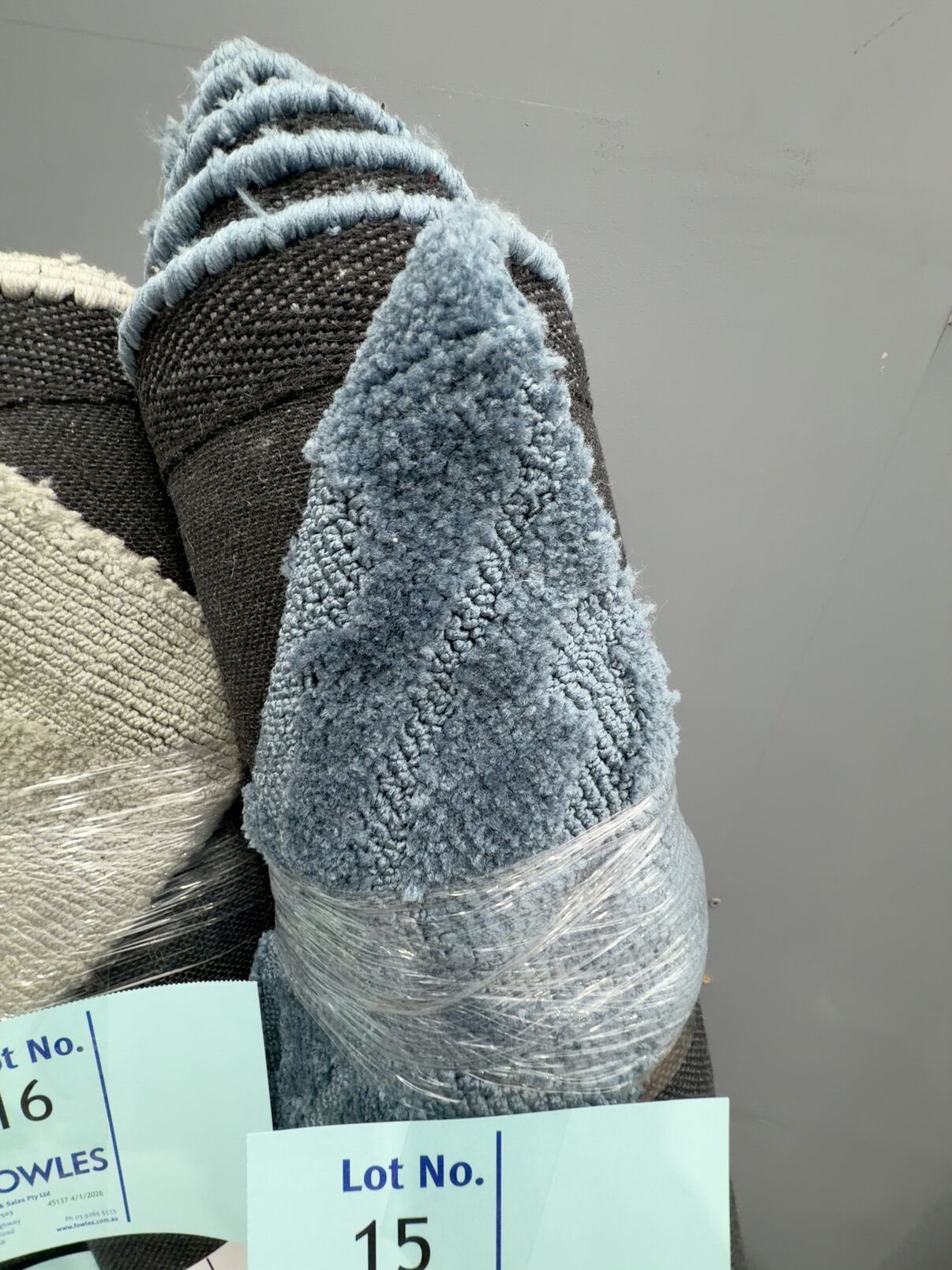 EX DISPLAY RUG - SOLD AS IS, APPROXIMATE SIZE 150 - 160CM WIDE X 210 - 230CM LONG EX DISPLAY RUG - SOLD AS IS, APPROXIMATE SIZE 150 - 160CM WIDE X 210 - 230CM LONG