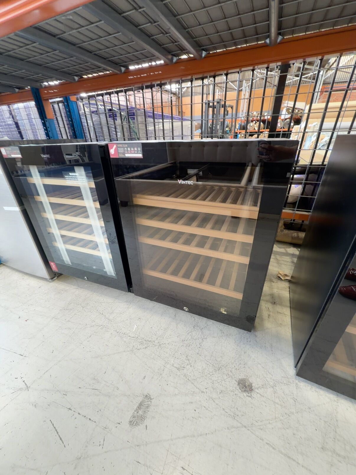 VINTEC VWS050SBB-X WINE CABINET 50 BOTTLE, SINGLE ZONE STABLE TEMPERATURE, TRIPLE GLAZED DOOR WITH ANTI-UV GLASS, LED DIGITAL DISPLAY PANEL, REVERSIBLE DOOR, HUMIDTY RECYCLING SYSTEM, ADJUSTABLE SHELVES, 12 MONTH WARRANTY VINTEC VWS050SBB-X WINE CABINET 50 BOTTLE, SINGLE ZONE STABLE TEMPERATURE, TRIPLE GLAZED DOOR WITH ANTI-UV GLASS, LED DIGITAL DISPLAY PANEL, REVERSIBLE DOOR, HUMIDTY RECYCLING SYSTEM, ADJUSTABLE SHELVES, 12 MONTH WARRANTY