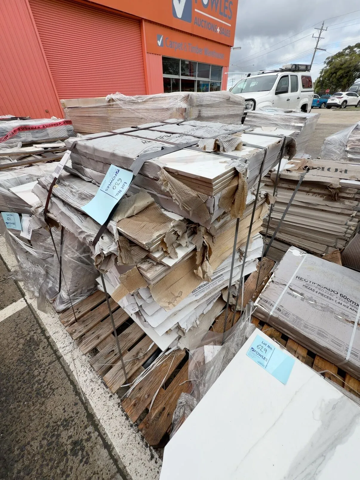 PALLET OF 600 X 600MM CELLINI BLANCO TILES SOLD AS IS PALLET OF 600 X 600MM CELLINI BLANCO TILES SOLD AS IS