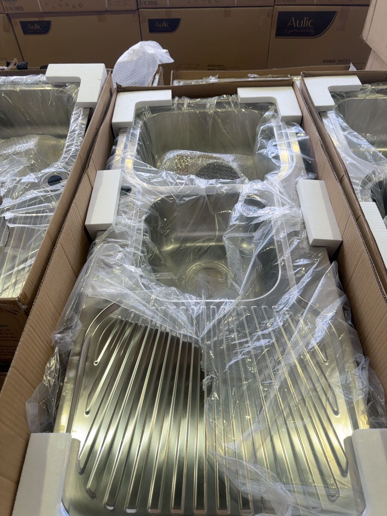 NEW ARC IS11RS3, 1.75 BOWL SINK, RIGHT HAND BOWL, LEFT HAND DRAINER NEW ARC IS11RS3, 1.75 BOWL SINK, RIGHT HAND BOWL, LEFT HAND DRAINER