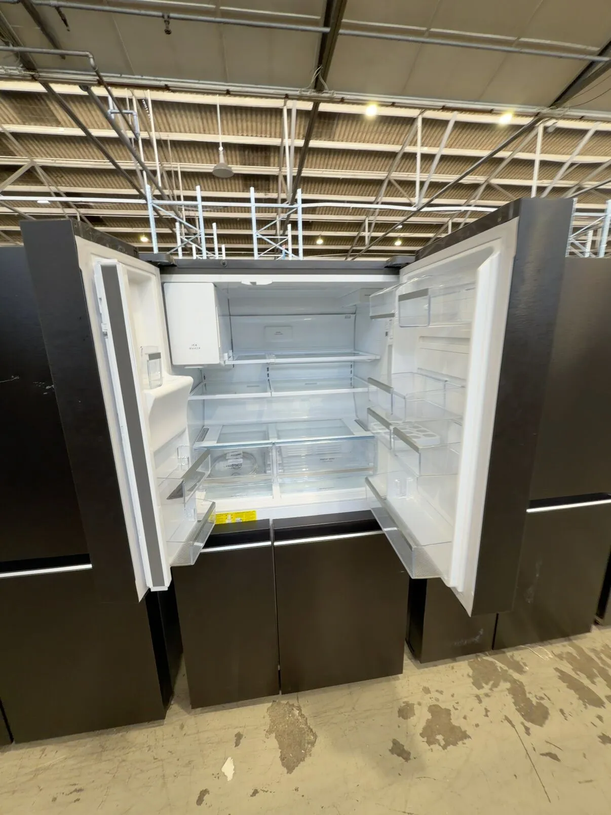 WESTINGHOUSE WQE6170BB BLACK QUAD DOOR FRIDGE WITH ICE AND WATER, 609 LITRE WITH FLEXIBLE DOOR THAT CAN BE FRIDGE OR FREEZER, HUMIDITY CONTROLLED CRISPERS, SNACKZONE, WITH 12 MONTH WARRANTY WESTINGHOUSE WQE6170BB BLACK QUAD DOOR FRIDGE WITH ICE AND WATER, 609 LITRE WITH FLEXIBLE DOOR THAT CAN BE FRIDGE OR FREEZER, HUMIDITY CONTROLLED CRISPERS, SNACKZONE, WITH 12 MONTH WARRANTY