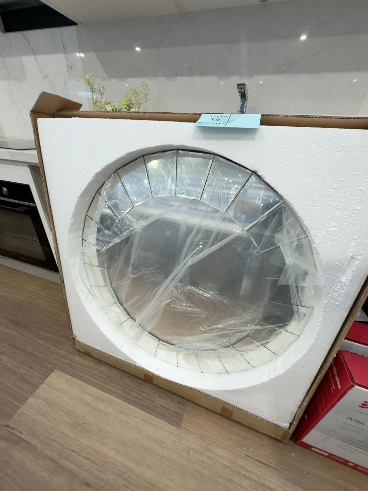 ROUND SCALLOPED MIRROR AU0607 ROUND SCALLOPED MIRROR AU0607