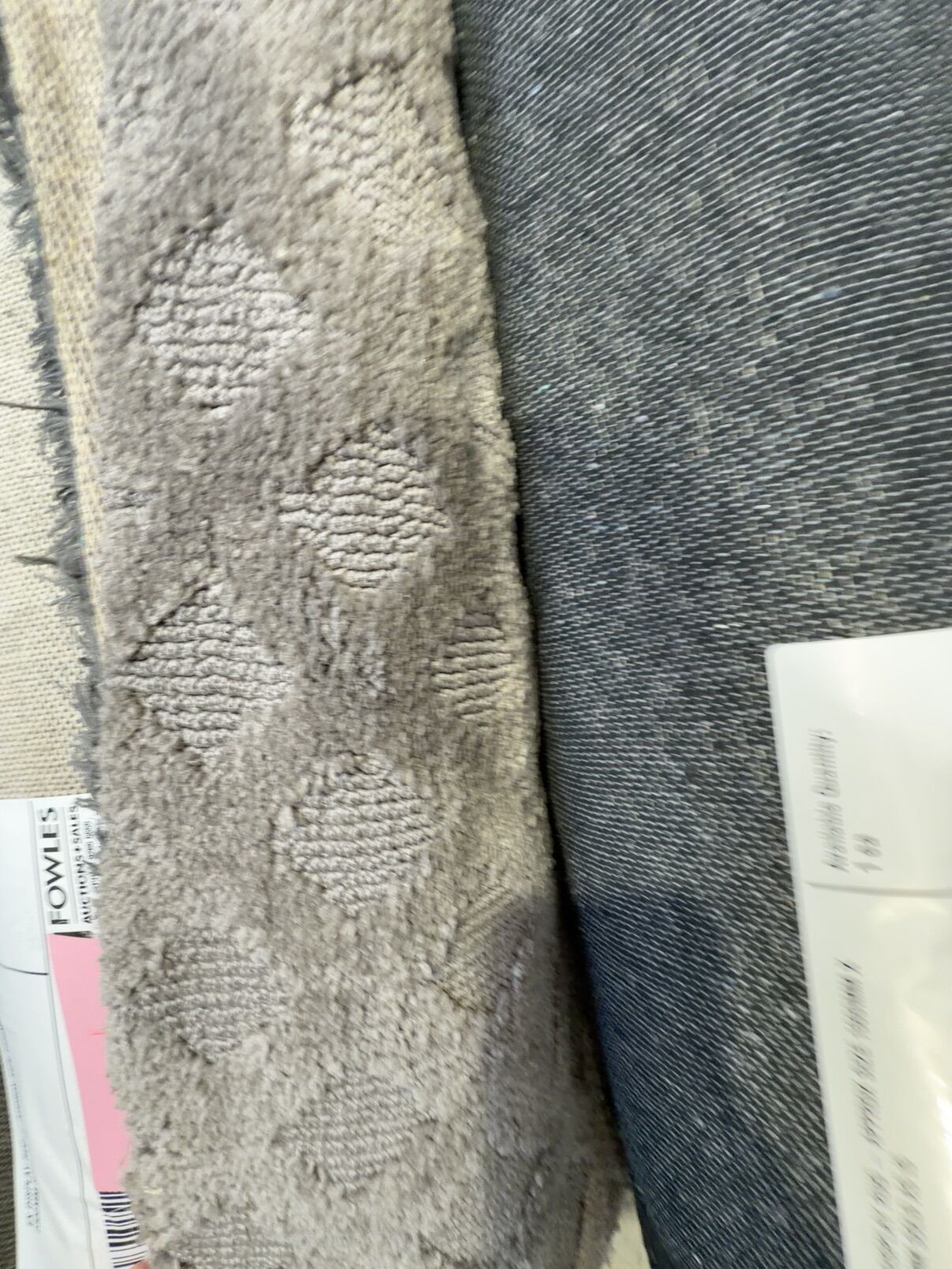 EX DISPLAY RUG - APPROX SIZE 1600MM X 2300MM SOLD AS IS EX DISPLAY RUG - APPROX SIZE 1600MM X 2300MM SOLD AS IS