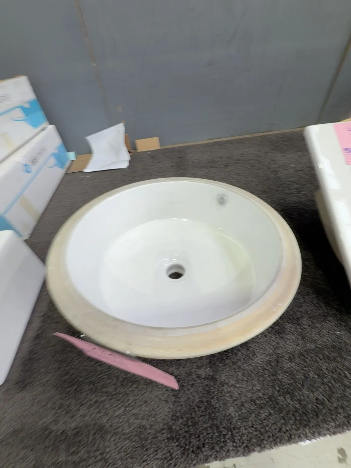 PLAZA 42.5 DIA ROUND UNDERCOUNTER BASIN WITH OVERFLOW PLAZA 42.5 DIA ROUND UNDERCOUNTER BASIN WITH OVERFLOW