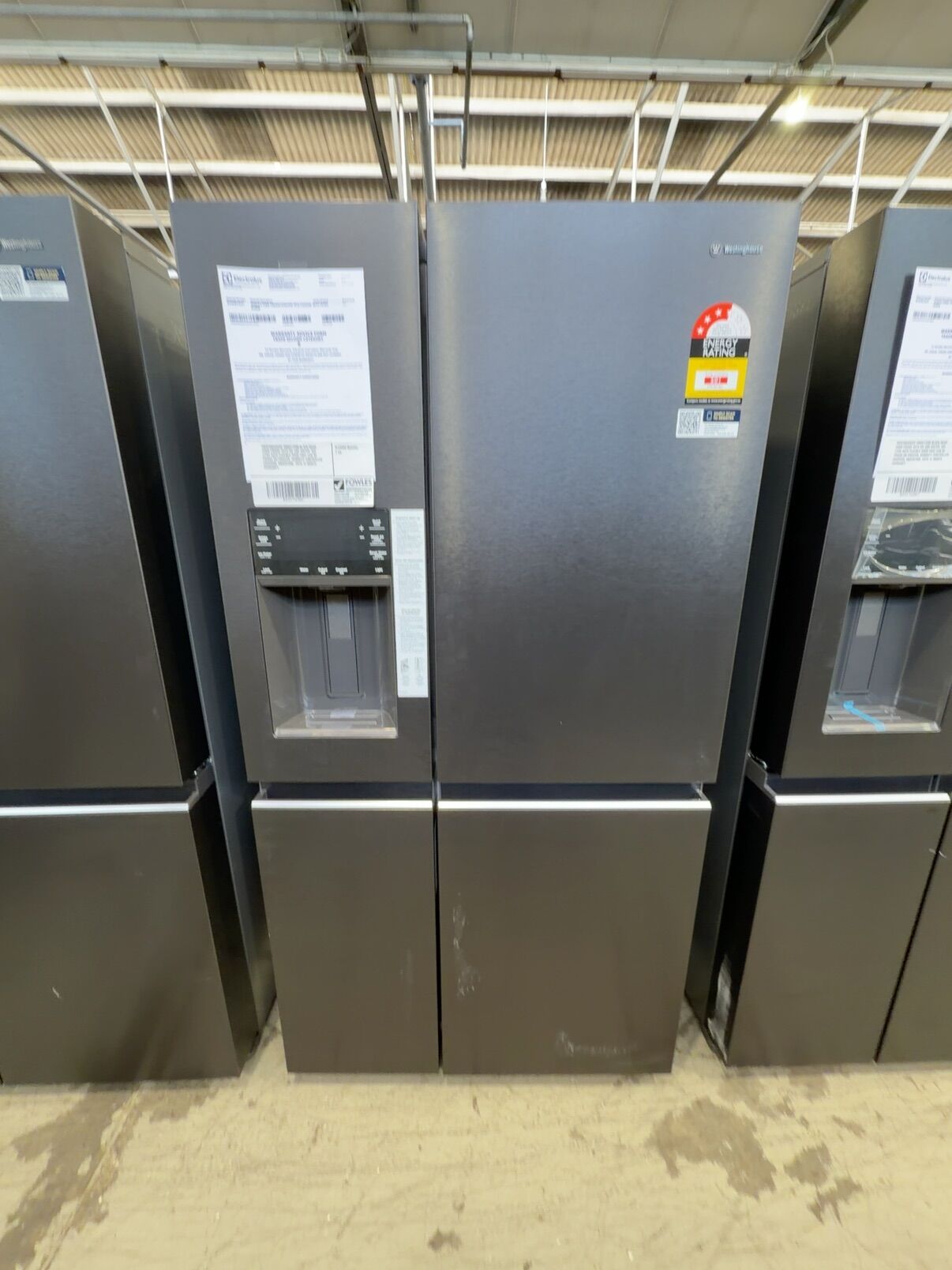 WESTINGHOUSE WQE6170BB BLACK QUAD DOOR FRIDGE WITH ICE AND WATER, 609 LITRE WITH FLEXIBLE DOOR THAT CAN BE FRIDGE OR FREEZER, HUMIDITY CONTROLLED CRISPERS, SNACKZONE, WITH 12 MONTH WARRANTY WESTINGHOUSE WQE6170BB BLACK QUAD DOOR FRIDGE WITH ICE AND WATER, 609 LITRE WITH FLEXIBLE DOOR THAT CAN BE FRIDGE OR FREEZER, HUMIDITY CONTROLLED CRISPERS, SNACKZONE, WITH 12 MONTH WARRANTY