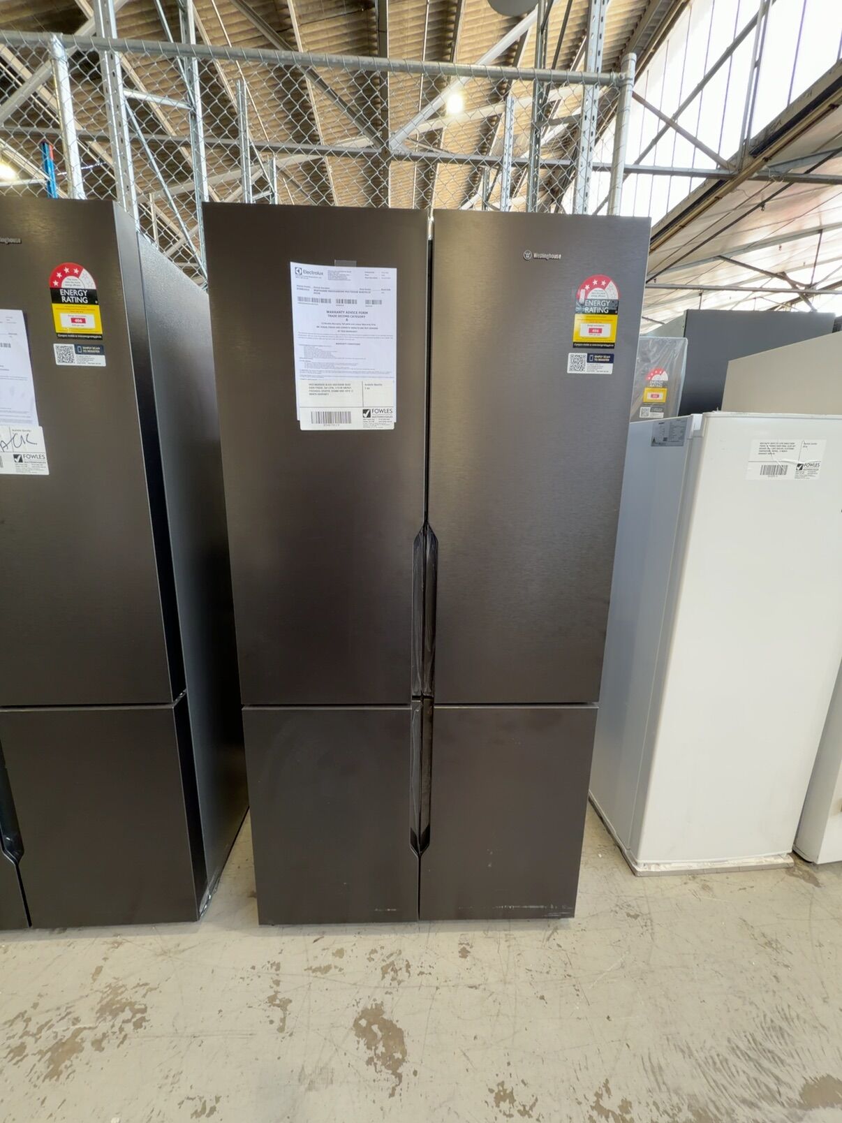 WESTINGHOUSE BLACK WQE5600BB QUAD DOOR FRIDGE, 564 LITRE, 4 STAR ENERGY, FRESHSEAL CRISPER, 896MM WIDE WITH 12 MONTH WARRANTY WESTINGHOUSE BLACK WQE5600BB QUAD DOOR FRIDGE, 564 LITRE, 4 STAR ENERGY, FRESHSEAL CRISPER, 896MM WIDE WITH 12 MONTH WARRANTY