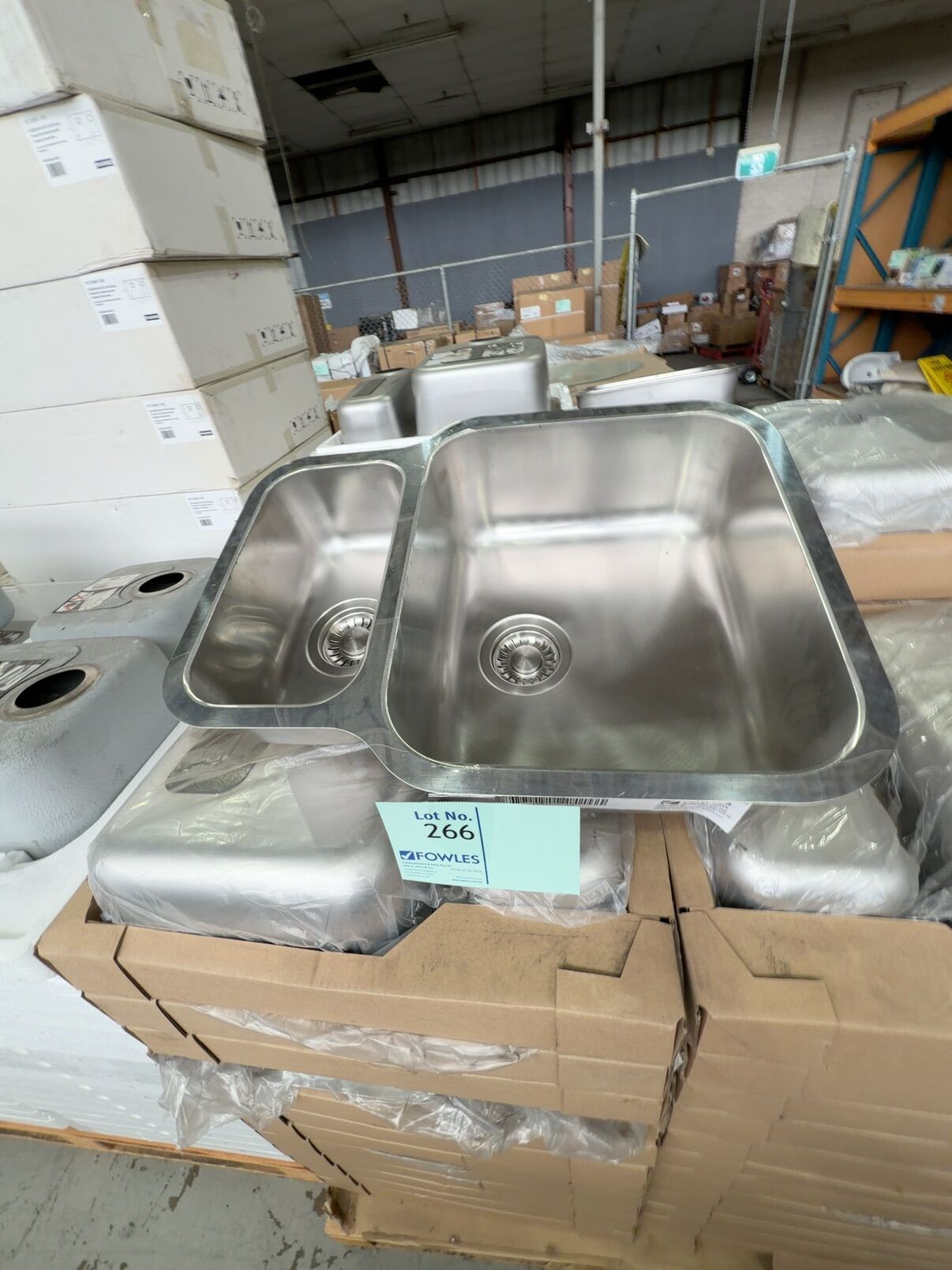 NEW FRANKE ZTX150U-06E REVERSIBLE UNDERMOUNT SINK 1 & 1/4 BOWL WITH FRANKE WASTES 048 X 2 & 394 X 2 NEW FRANKE ZTX150U-06E REVERSIBLE UNDERMOUNT SINK 1 & 1/4 BOWL WITH FRANKE WASTES 048 X 2 & 394 X 2