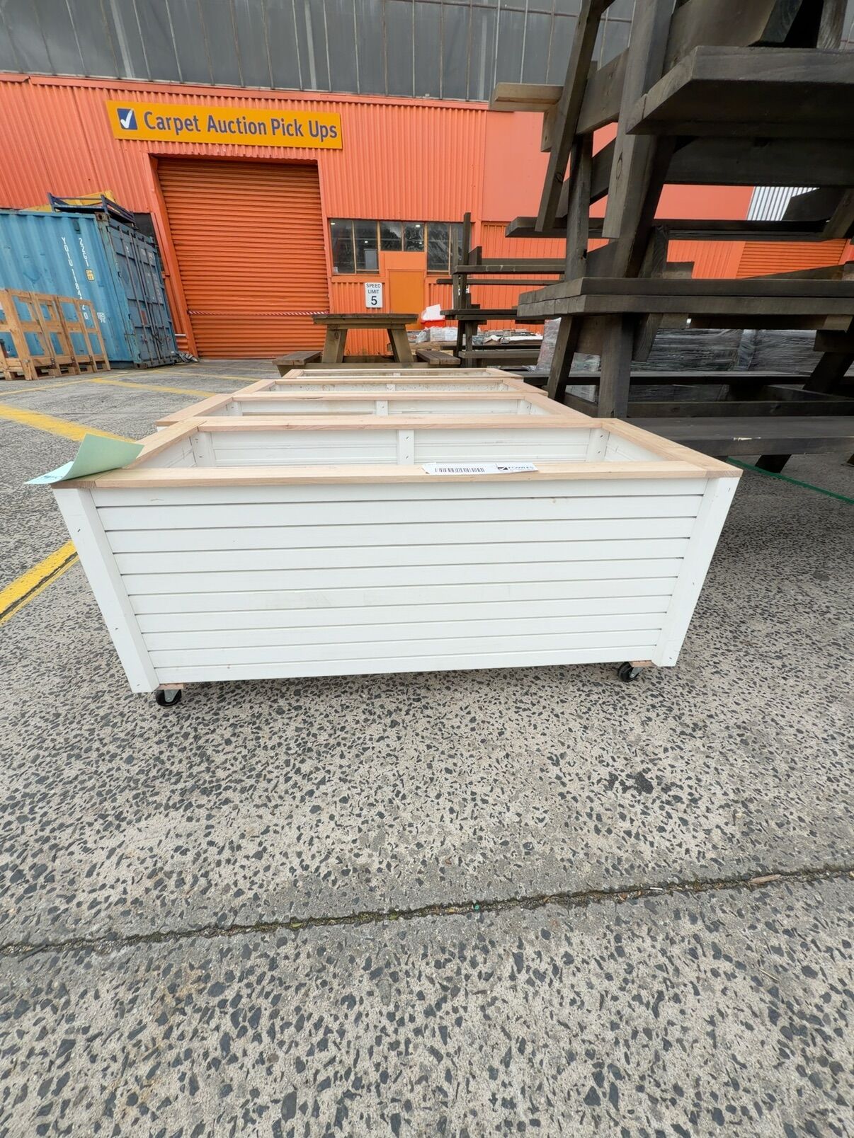 NEW WHITE PINE PLANTER BOX APPROX 1100MM WIDE, WITH CASTORS NEW WHITE PINE PLANTER BOX APPROX 1100MM WIDE, WITH CASTORS