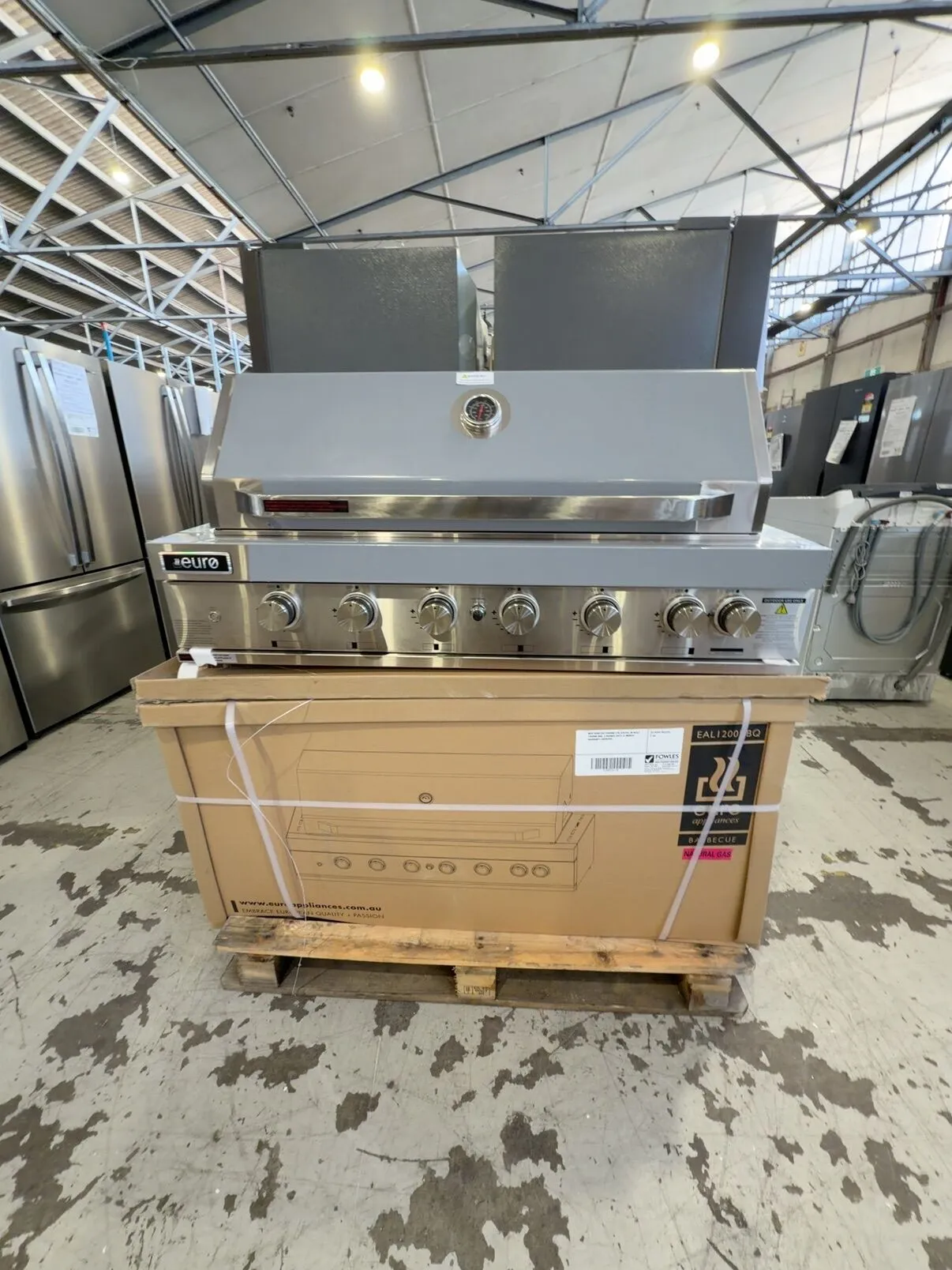 NEW EURO EAL1200RBQ **NATURAL GAS** S/STEEL IN BUILT 1200MM BBQ, 6 BURNER WITH 12 MONTH WARRANTY RRP$2999 NEW EURO EAL1200RBQ **NATURAL GAS** S/STEEL IN BUILT 1200MM BBQ, 6 BURNER WITH 12 MONTH WARRANTY RRP$2999