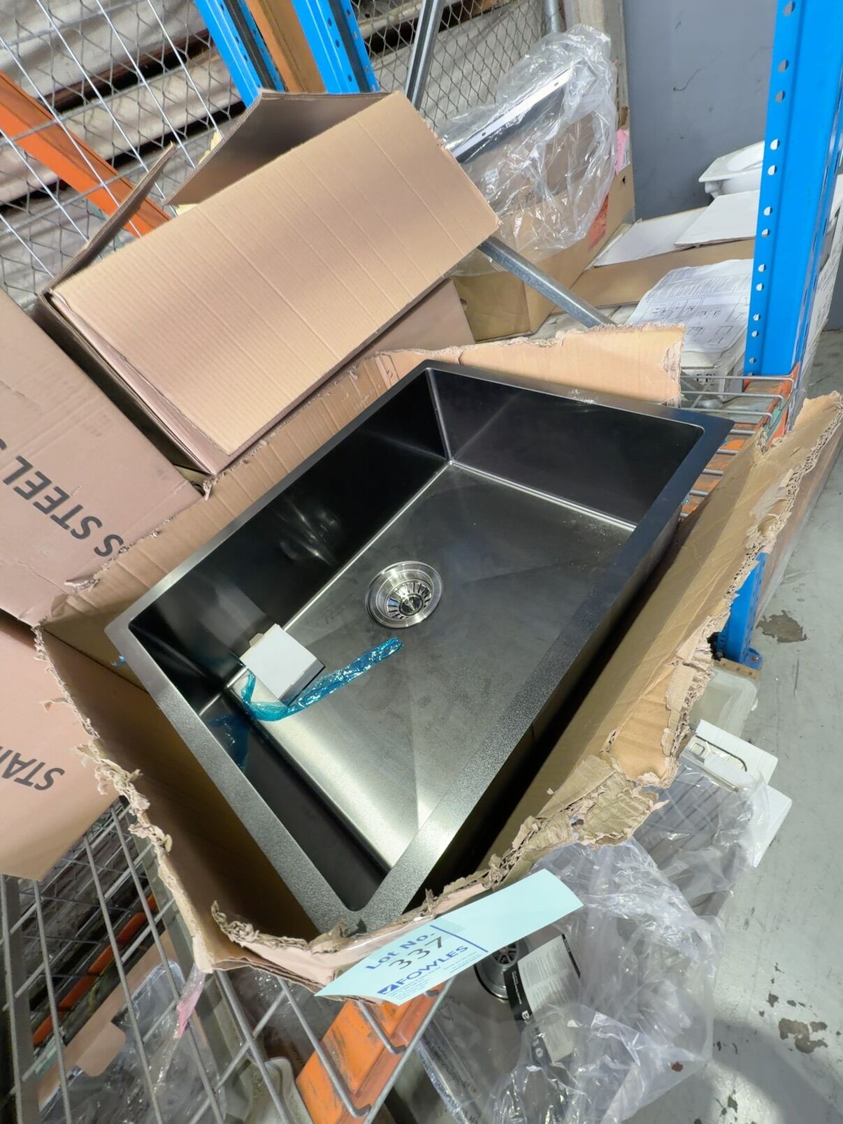 NEW EDEN SQUARE UNDERMOUNT SINK SINGLE BOWL 540 X 400MM PVD BLACK, HN-PS540R-MB NEW EDEN SQUARE UNDERMOUNT SINK SINGLE BOWL 540 X 400MM PVD BLACK, HN-PS540R-MB