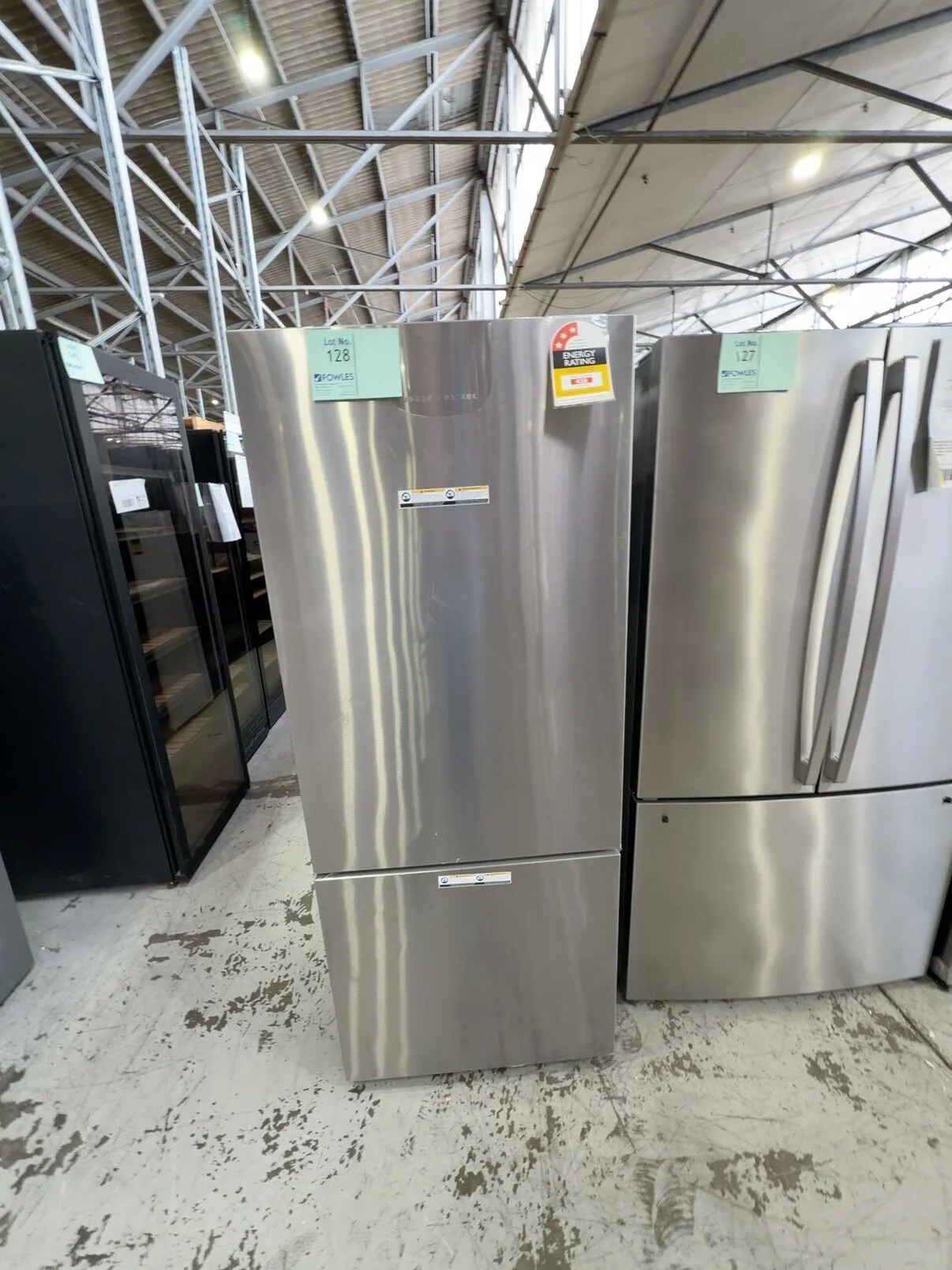 UNBOXED BRAND NEW FISHER & PAYKEL FRIDGE RF442BRPX6, 413LITRE WITH BOTTOM MOUNT FREEZER, WITH 12 MONTH WARRANTY UNBOXED BRAND NEW FISHER & PAYKEL FRIDGE RF442BRPX6, 413LITRE WITH BOTTOM MOUNT FREEZER, WITH 12 MONTH WARRANTY