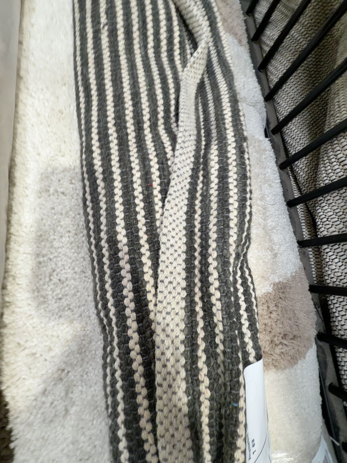 EX DISPLAY RUG - APPROXIMATE SIZE 150-160CM X 210-230CM LONG, SOLD AS IS EX DISPLAY RUG - APPROXIMATE SIZE 150-160CM X 210-230CM LONG, SOLD AS IS
