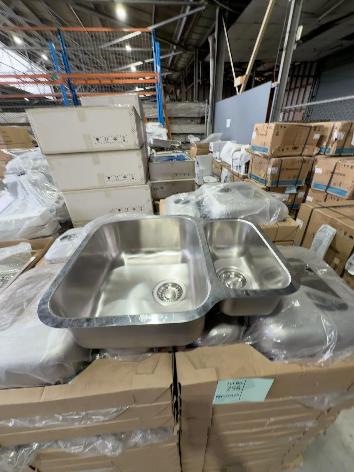 NEW FRANKE ZTX150U-06E REVERSIBLE UNDERMOUNT SINK 1 & 1/4 BOWL WITH FRANKE WASTES 048 X 2 & 394 X 2 NEW FRANKE ZTX150U-06E REVERSIBLE UNDERMOUNT SINK 1 & 1/4 BOWL WITH FRANKE WASTES 048 X 2 & 394 X 2