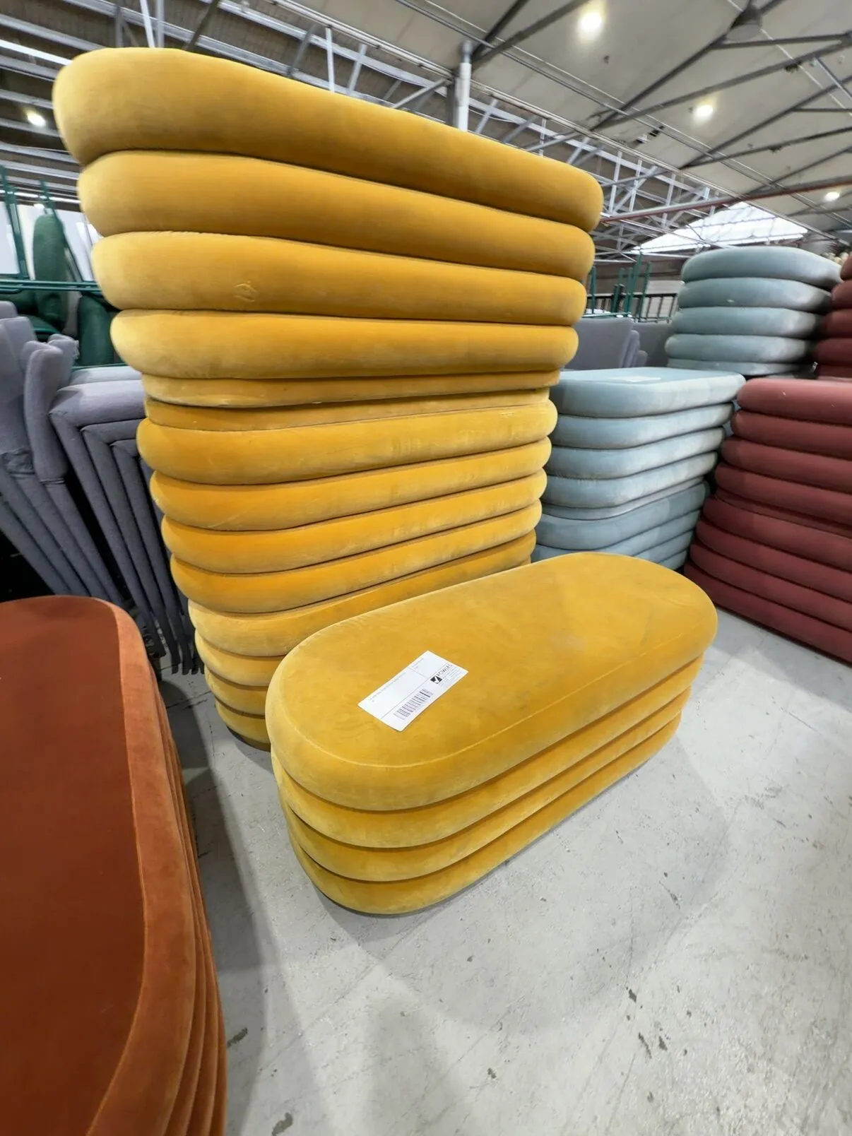 EX HIRE OVAL DARK GOLD OTTOMAN, SOLD AS IS EX HIRE OVAL DARK GOLD OTTOMAN, SOLD AS IS