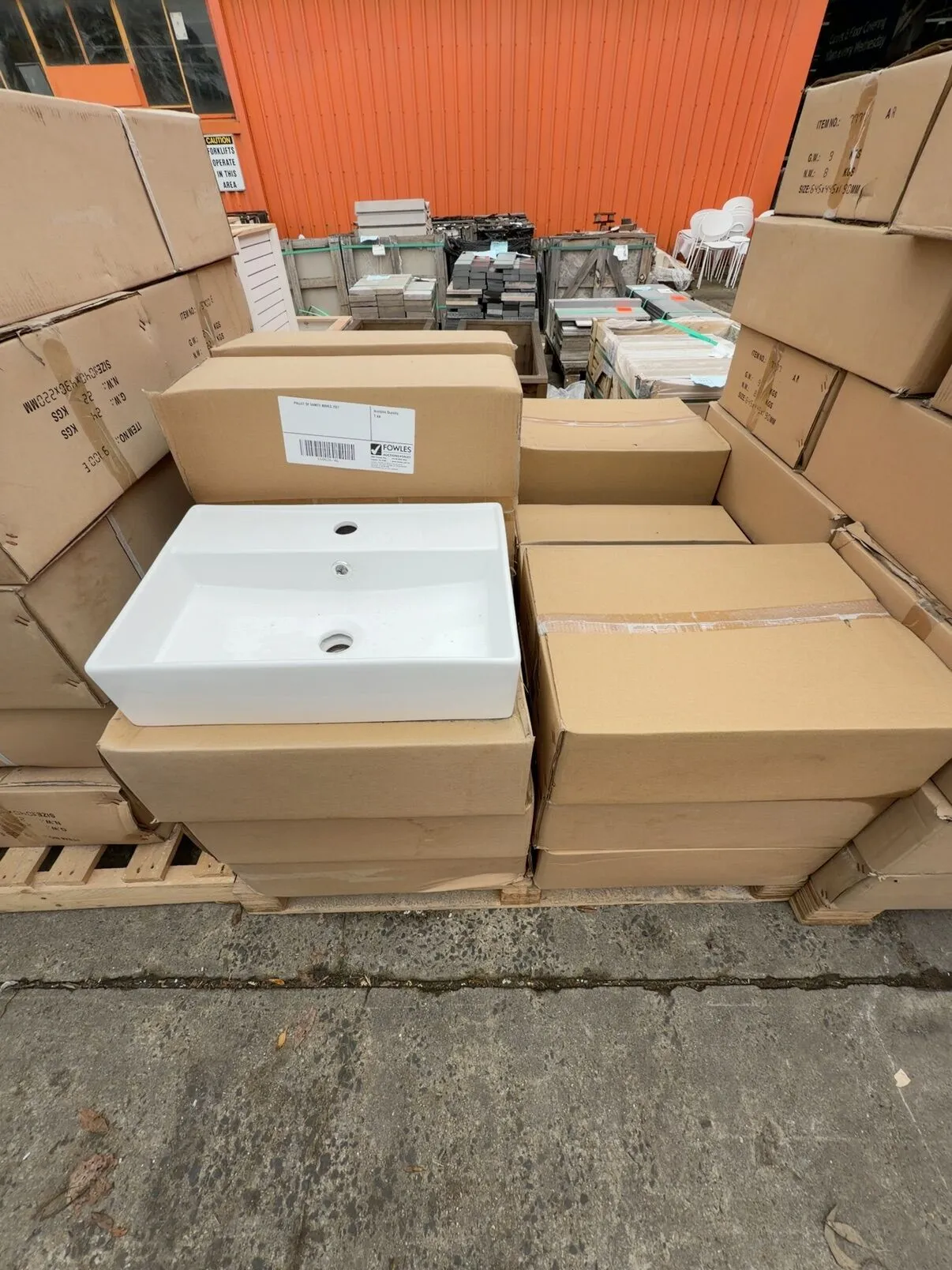 PALLET OF VANITY BOWLS 7657 PALLET OF VANITY BOWLS 7657