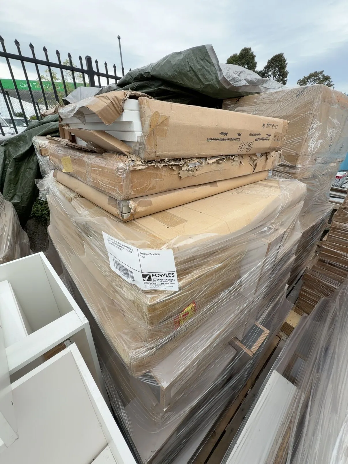 PALLET OF ASSORTED MIXED CABINETRY SOLD AS IS, **BIDDERS RESPONSIBILITY TO CHECK PALLETS PRIOR TO BIDDING** PALLET OF ASSORTED MIXED CABINETRY SOLD AS IS, **BIDDERS RESPONSIBILITY TO CHECK PALLETS PRIOR TO BIDDING**