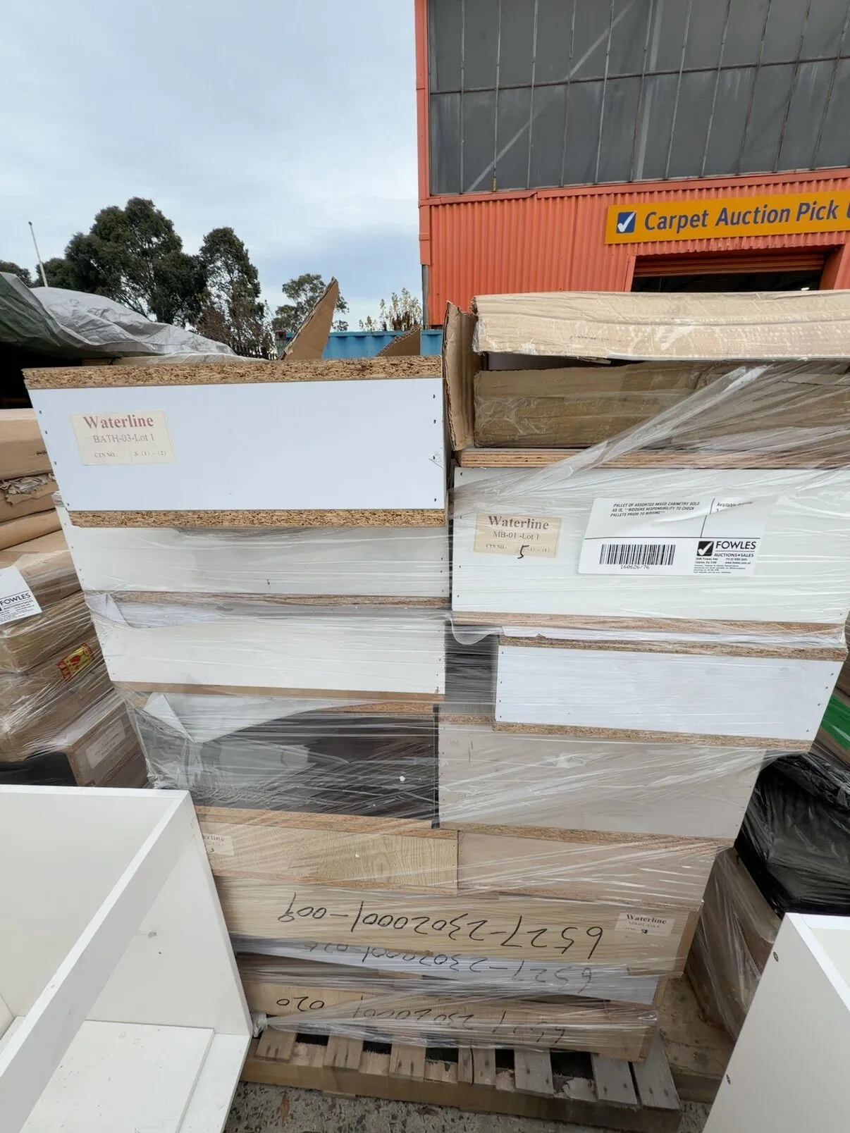 PALLET OF ASSORTED MIXED CABINETRY SOLD AS IS, **BIDDERS RESPONSIBILITY TO CHECK PALLETS PRIOR TO BIDDING** PALLET OF ASSORTED MIXED CABINETRY SOLD AS IS, **BIDDERS RESPONSIBILITY TO CHECK PALLETS PRIOR TO BIDDING**