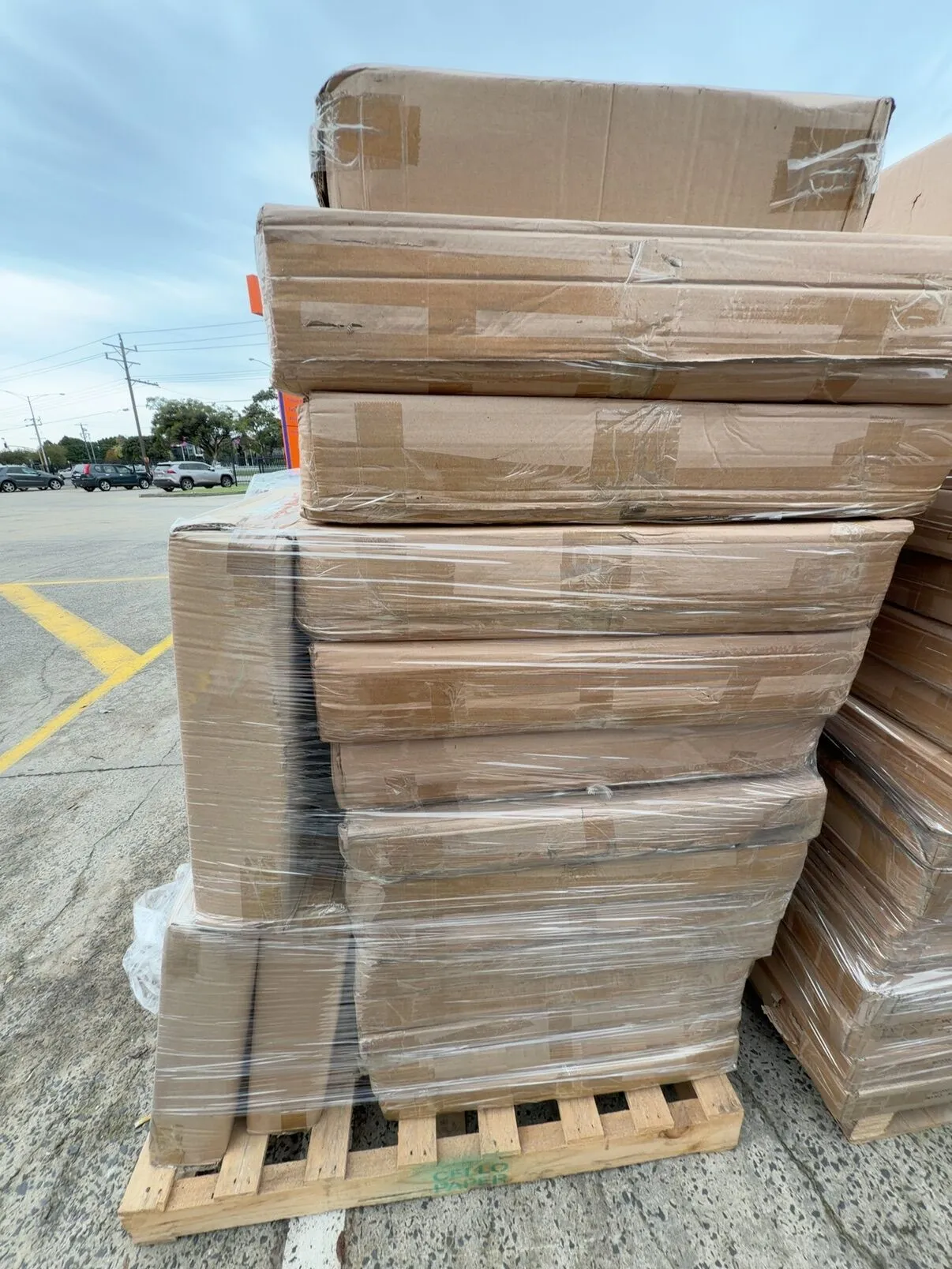 PALLET OF ASSORTED MIXED CABINETRY SOLD AS IS, **BIDDERS RESPONSIBILITY TO CHECK PALLETS PRIOR TO BIDDING** PALLET OF ASSORTED MIXED CABINETRY SOLD AS IS, **BIDDERS RESPONSIBILITY TO CHECK PALLETS PRIOR TO BIDDING**