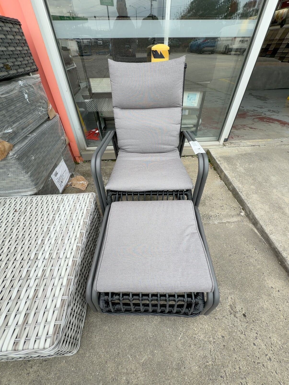 EX DISPLAY OUTDOOR CHAIR WITH OTTOMAN, RRP$450 EX DISPLAY OUTDOOR CHAIR WITH OTTOMAN, RRP$450