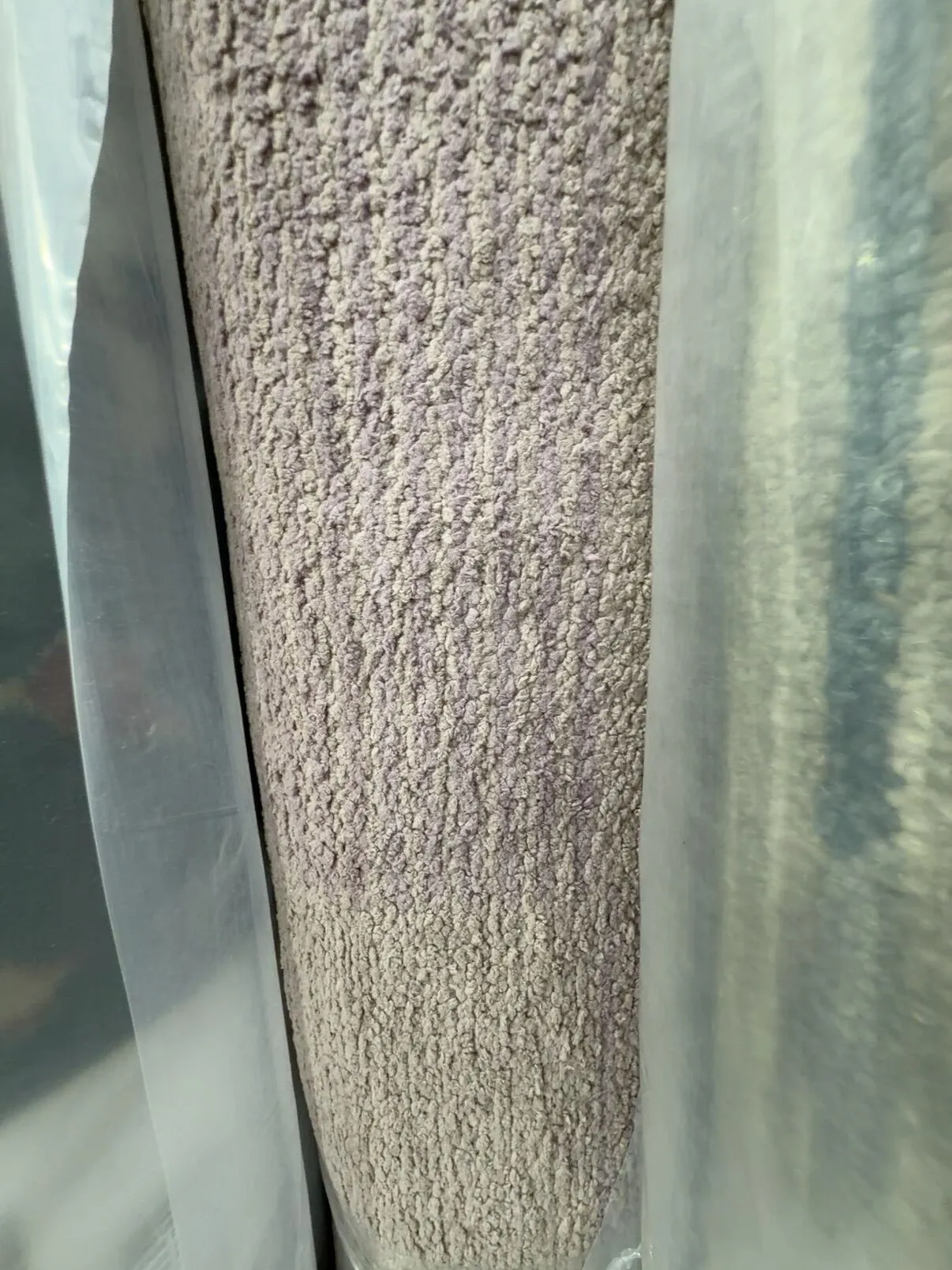 HIGH END RUG SAMPLE - APPROX SIZE 2000MM X 2900MM RRP$1199 HIGH END RUG SAMPLE - APPROX SIZE 2000MM X 2900MM RRP$1199