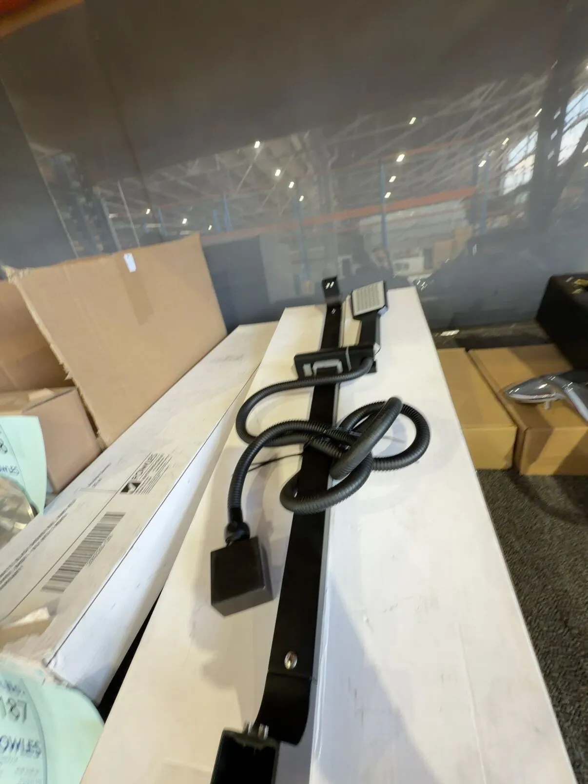 NEW MATTE BLACK SHOWER RAIL, HAND HELD SHOWER, BHS01-BLK WITH 3 MONTH WARRANTY NEW MATTE BLACK SHOWER RAIL, HAND HELD SHOWER, BHS01-BLK WITH 3 MONTH WARRANTY